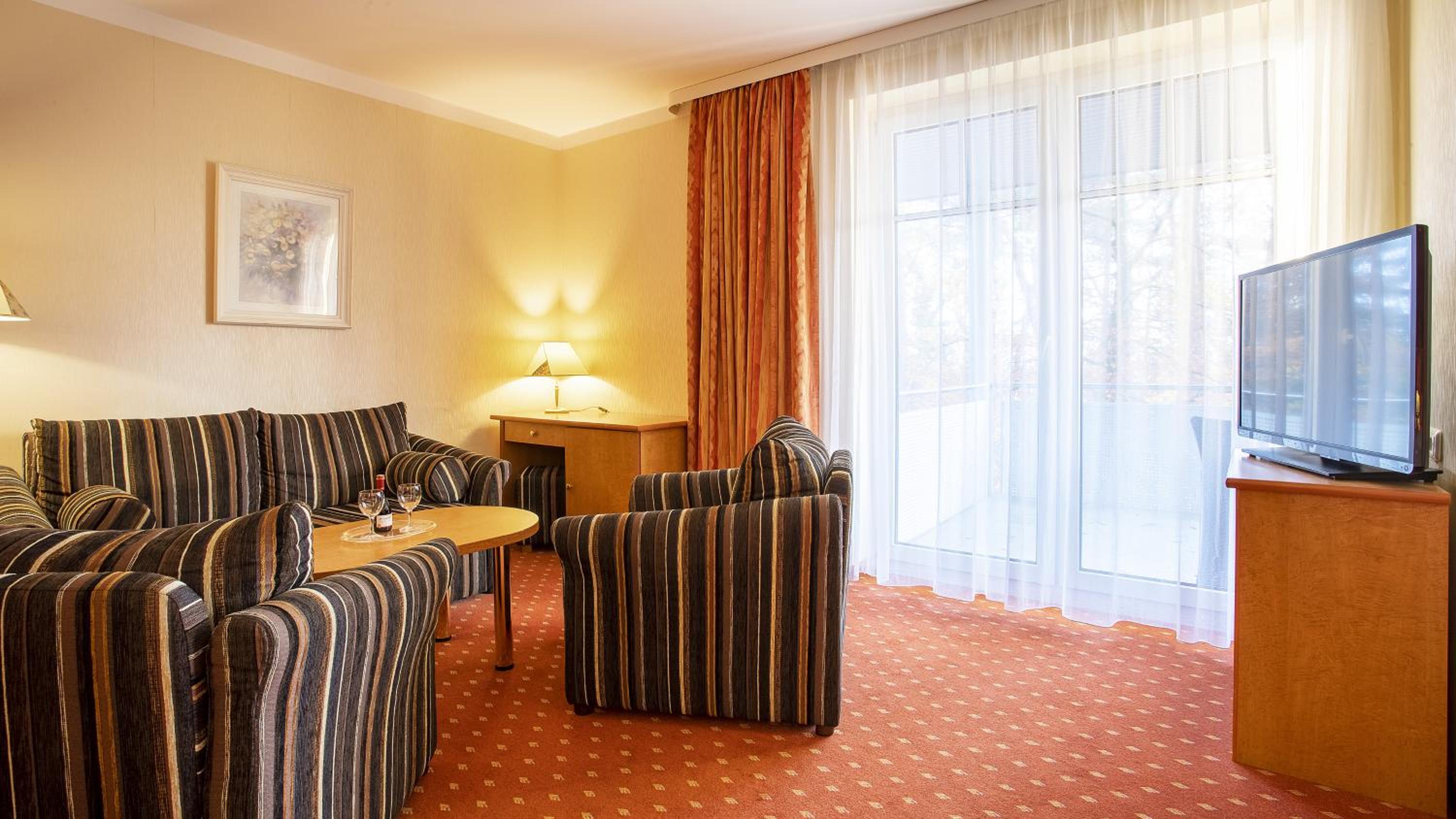 Suite - Photo 3