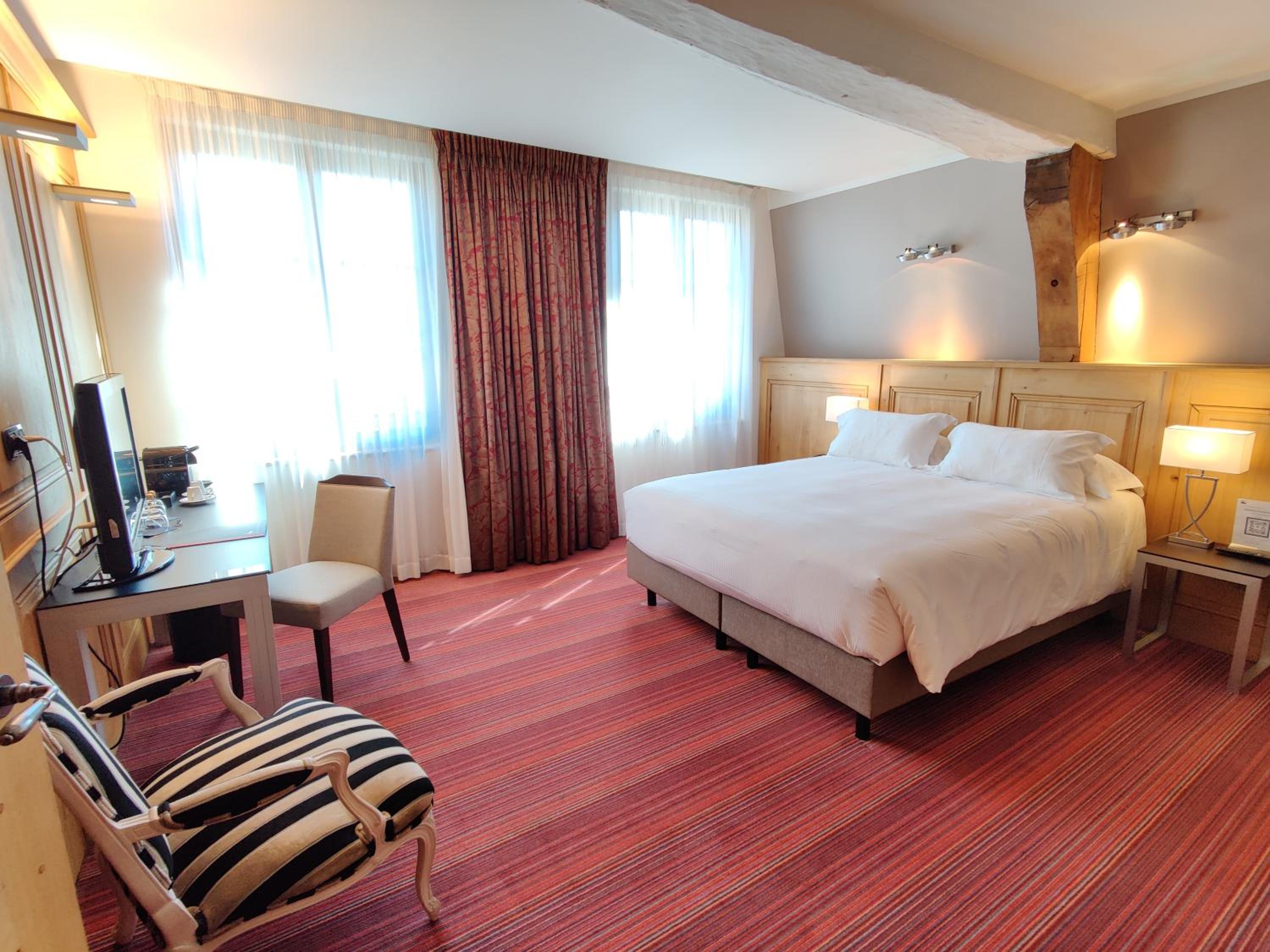 Larger Guest room, 1 Double, Limited view  - Photo 3