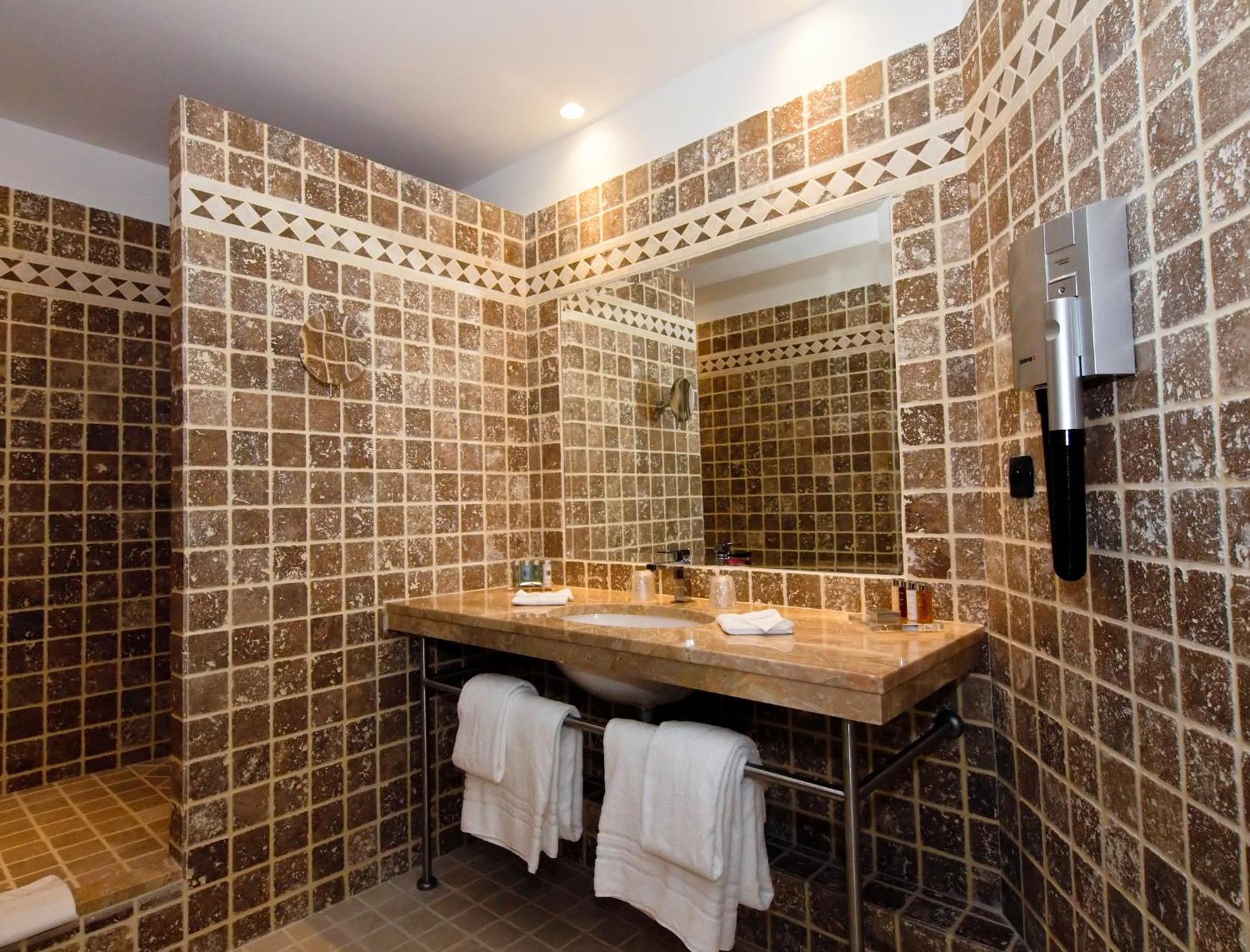 Guest room, 1 Double, City view - Photo 5