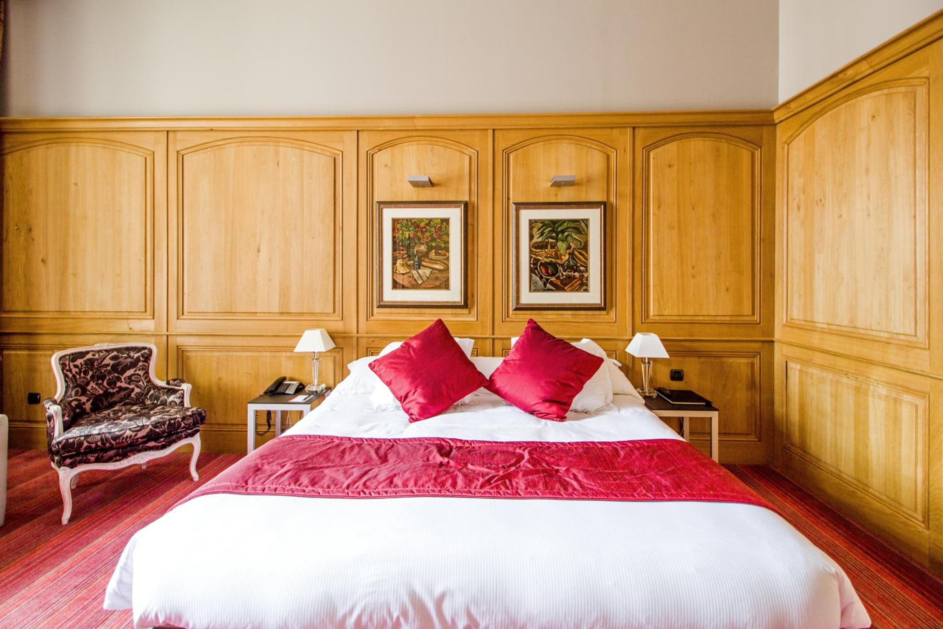 TRADITION, Guest room, 1 King, Limited View                                          - Photo 1