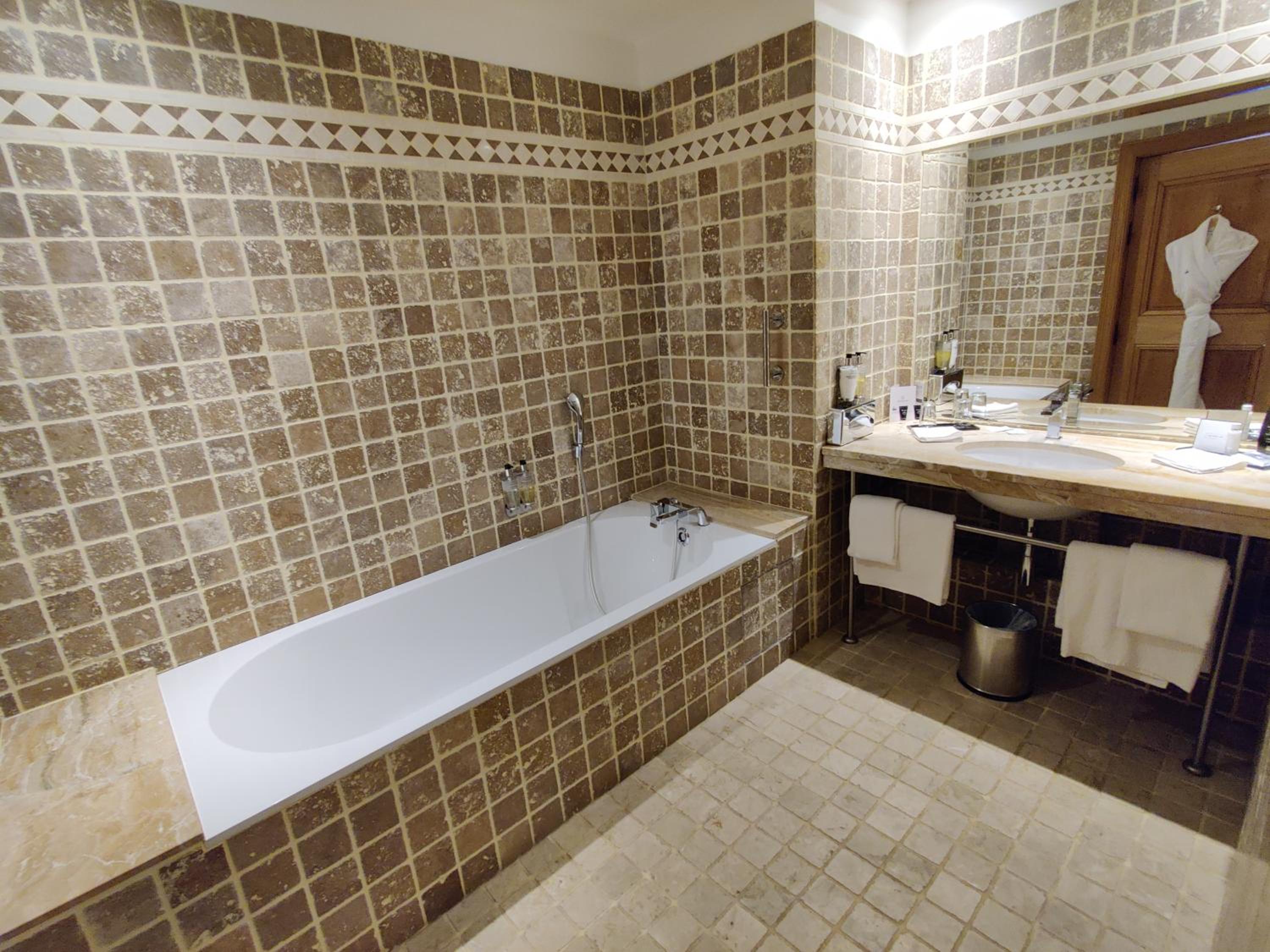 TRADITION, Guest room, 1 King, Limited View                                          - Photo 6