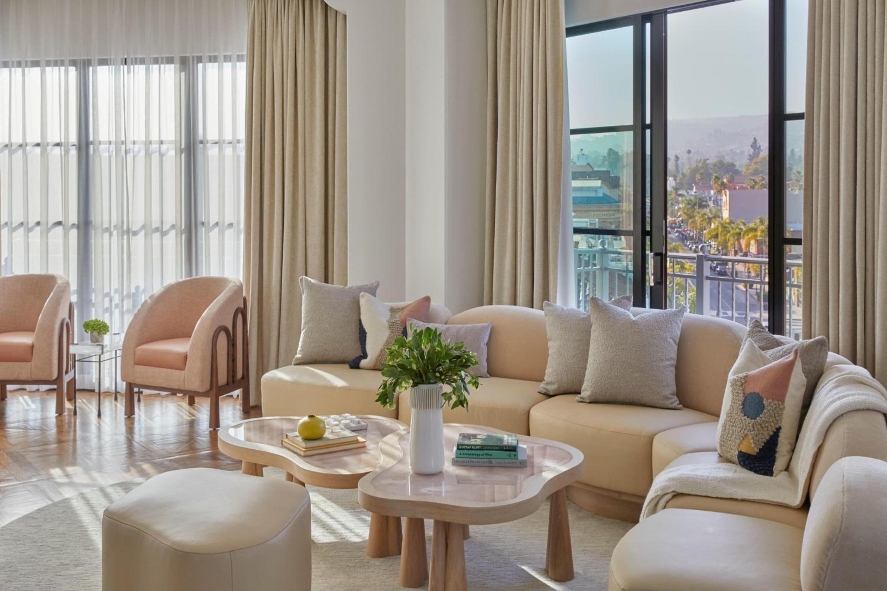 Hollywood Suite  photo 2