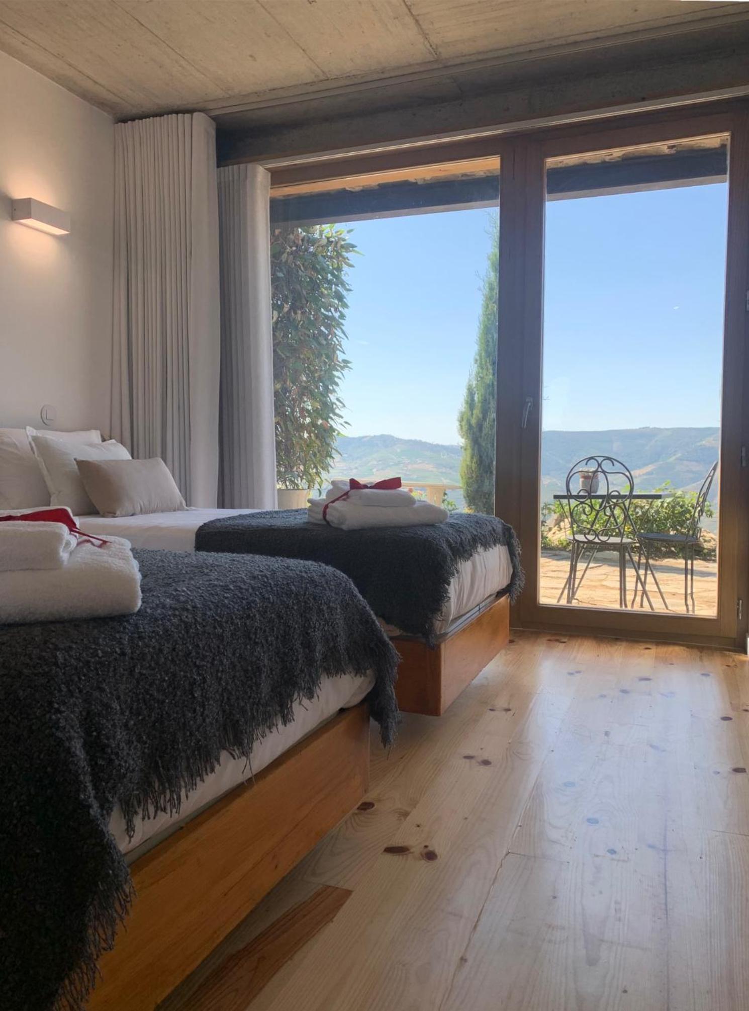 Twin Room with Private Bathroom photo 1