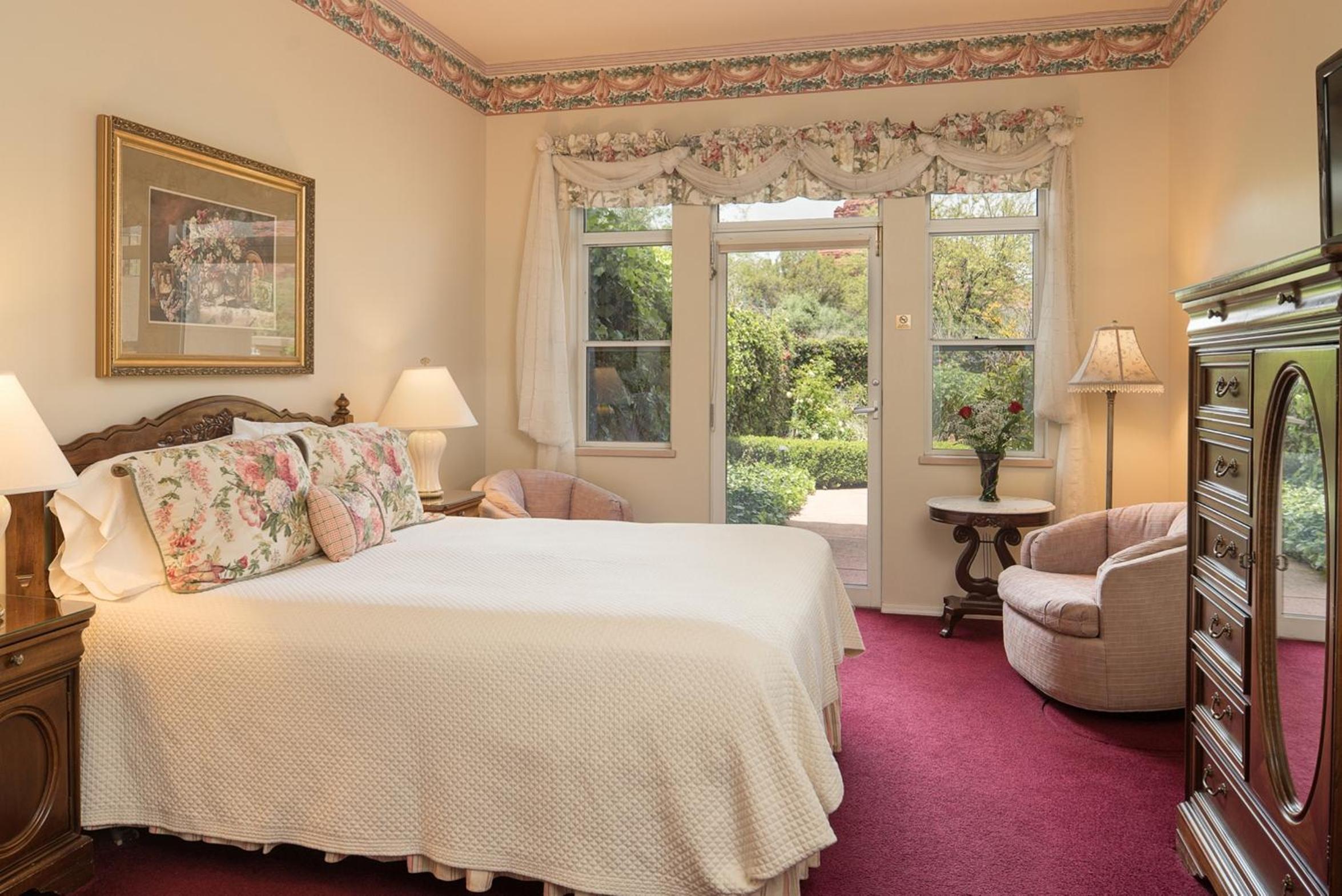 Queen Room - Evening Primrose photo 1