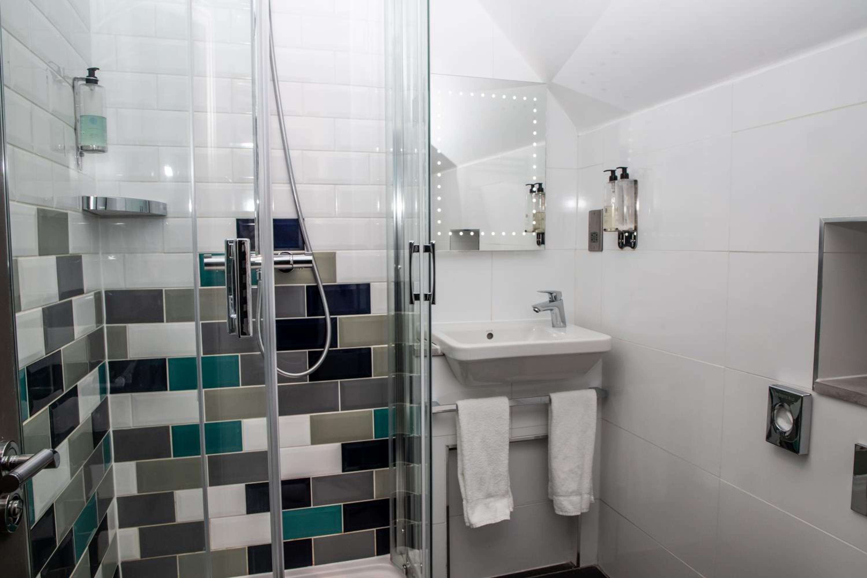 Standard Double Room - Photo 5