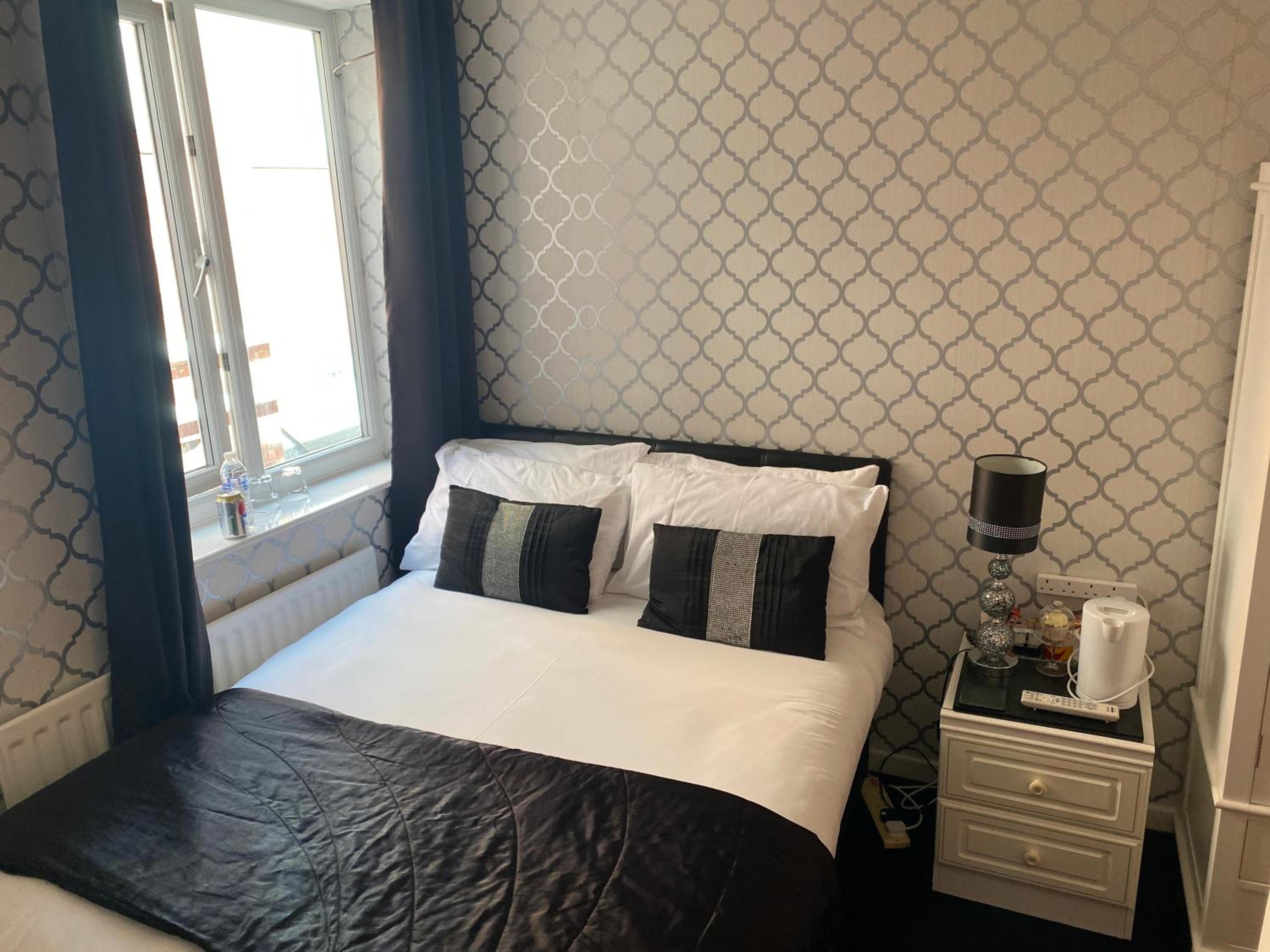 Small Double Room photo 2