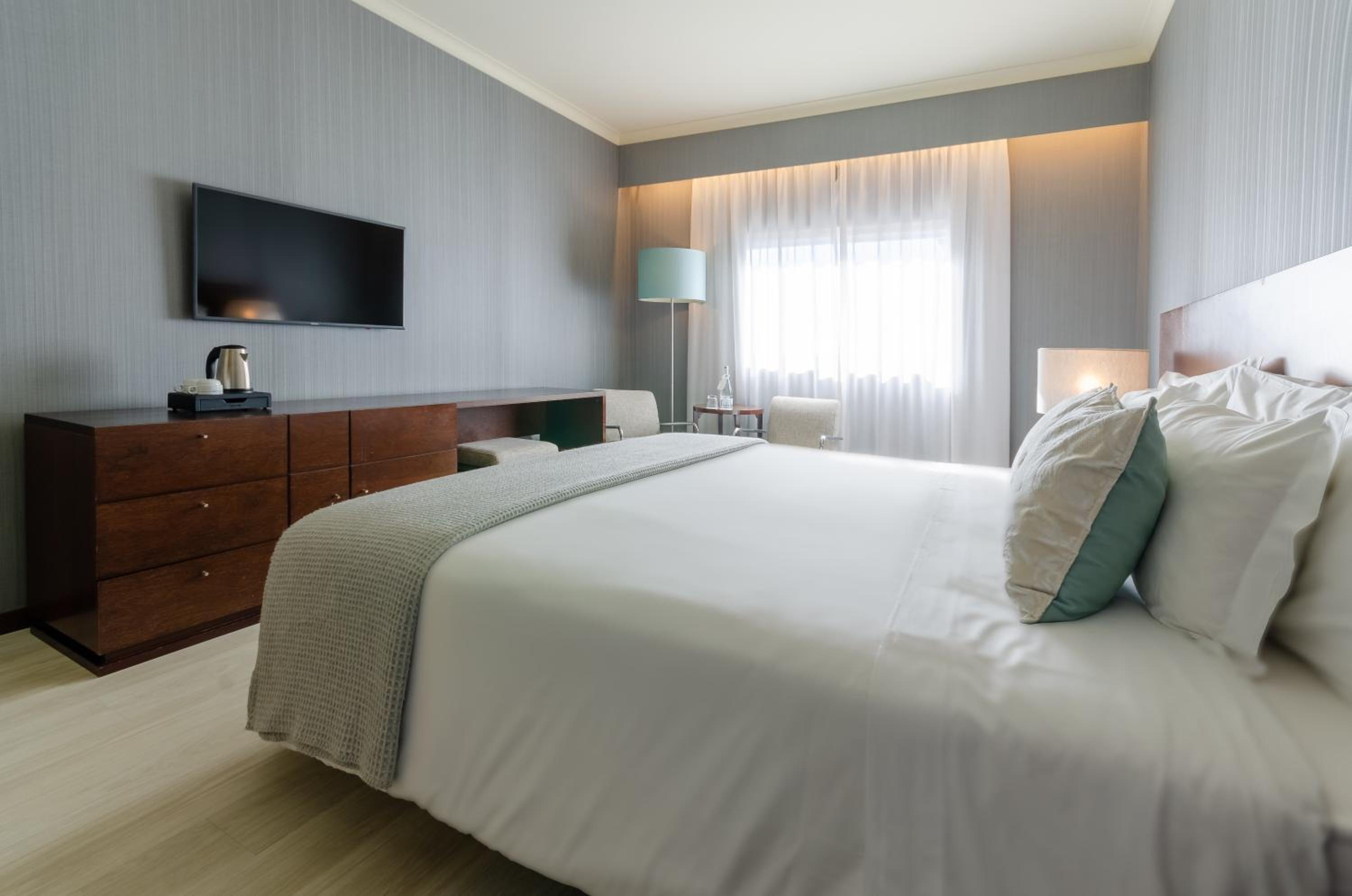 Double or Twin Room with Extra Bed (3 Adults)