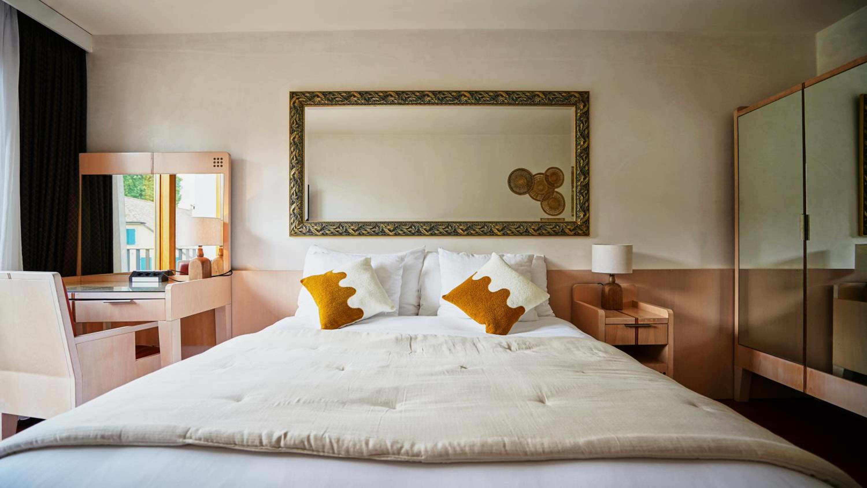 Double Room with Castle View - Photo 3