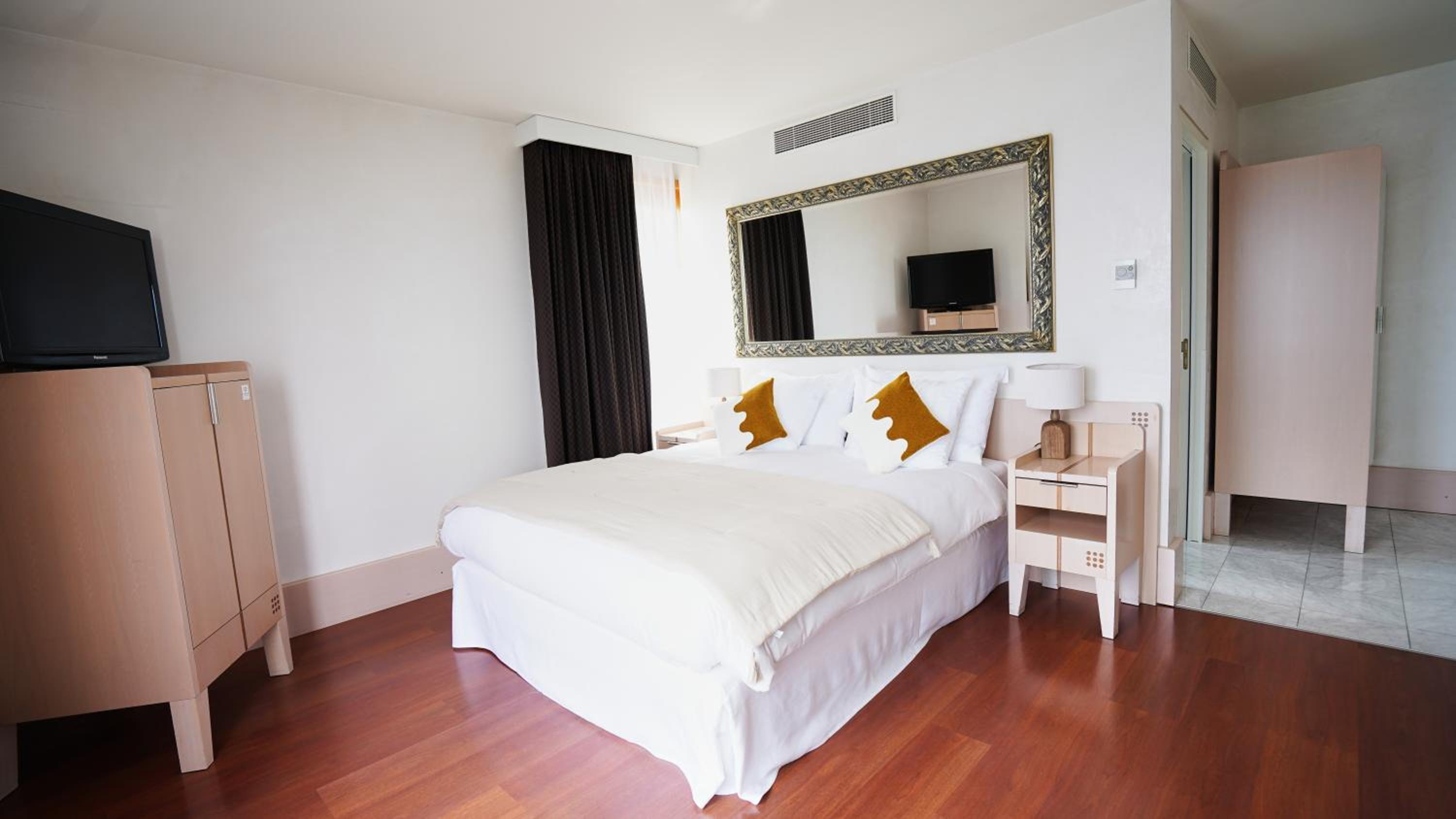 Double Room with Castle View - Photo 2