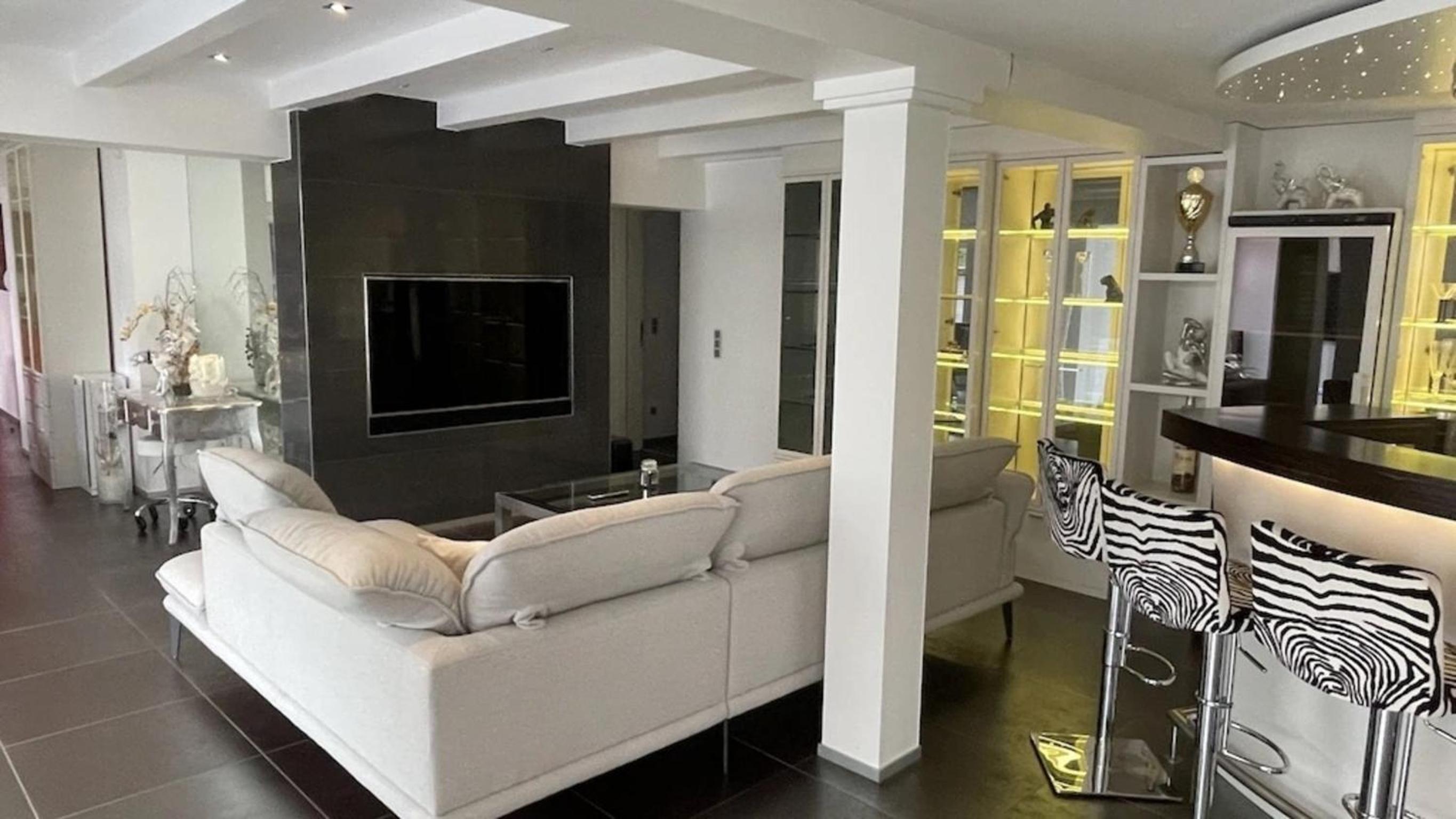 Apartment photo 1