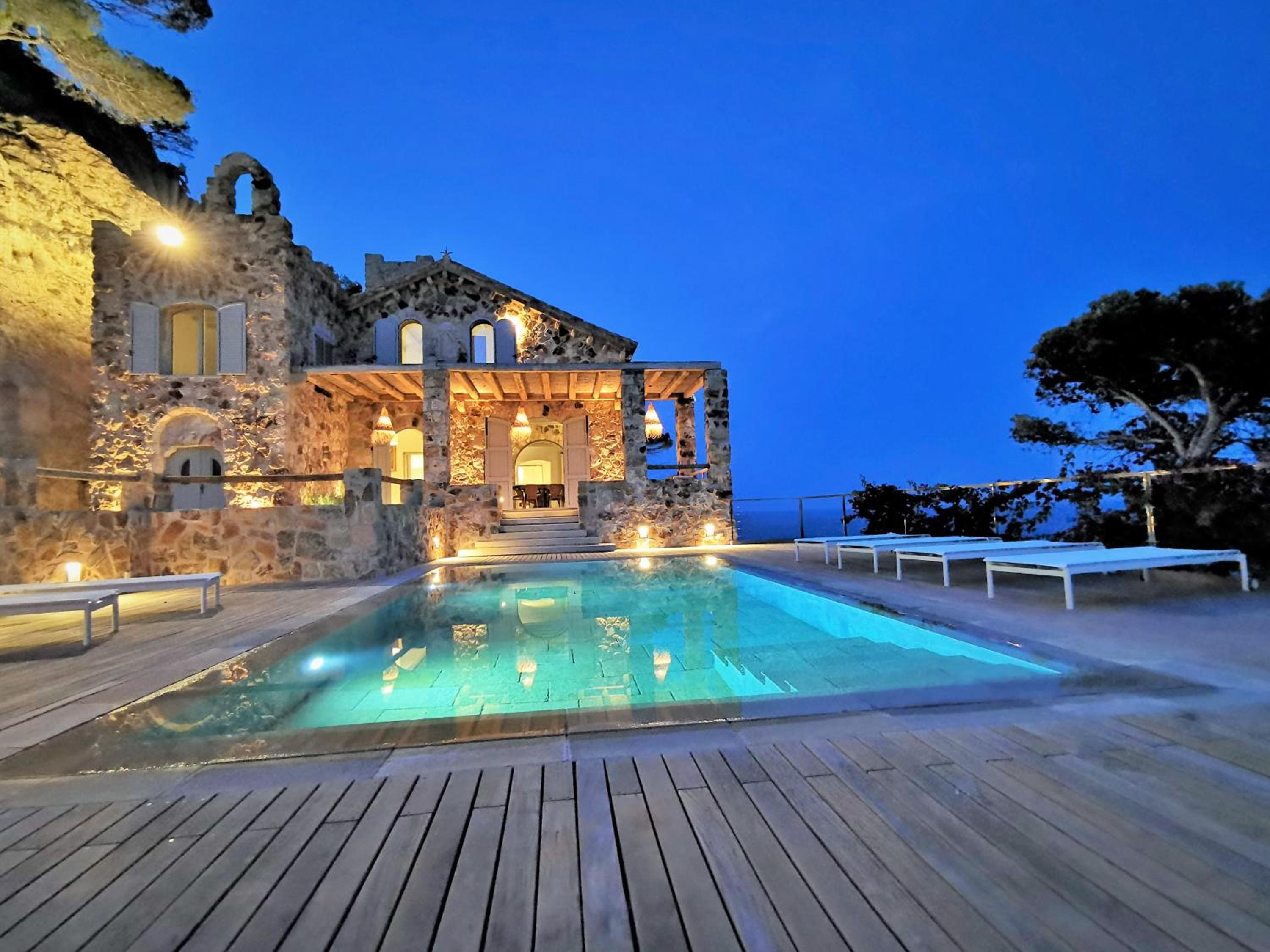 Deluxe Villa photo 2