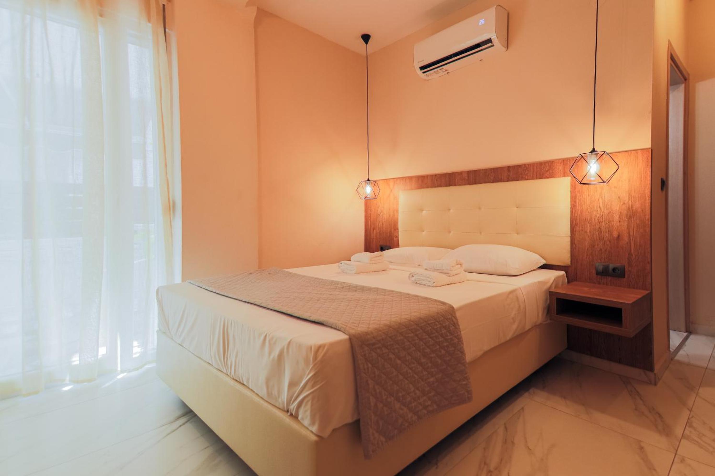 Deluxe Double or Twin Room - Photo 6