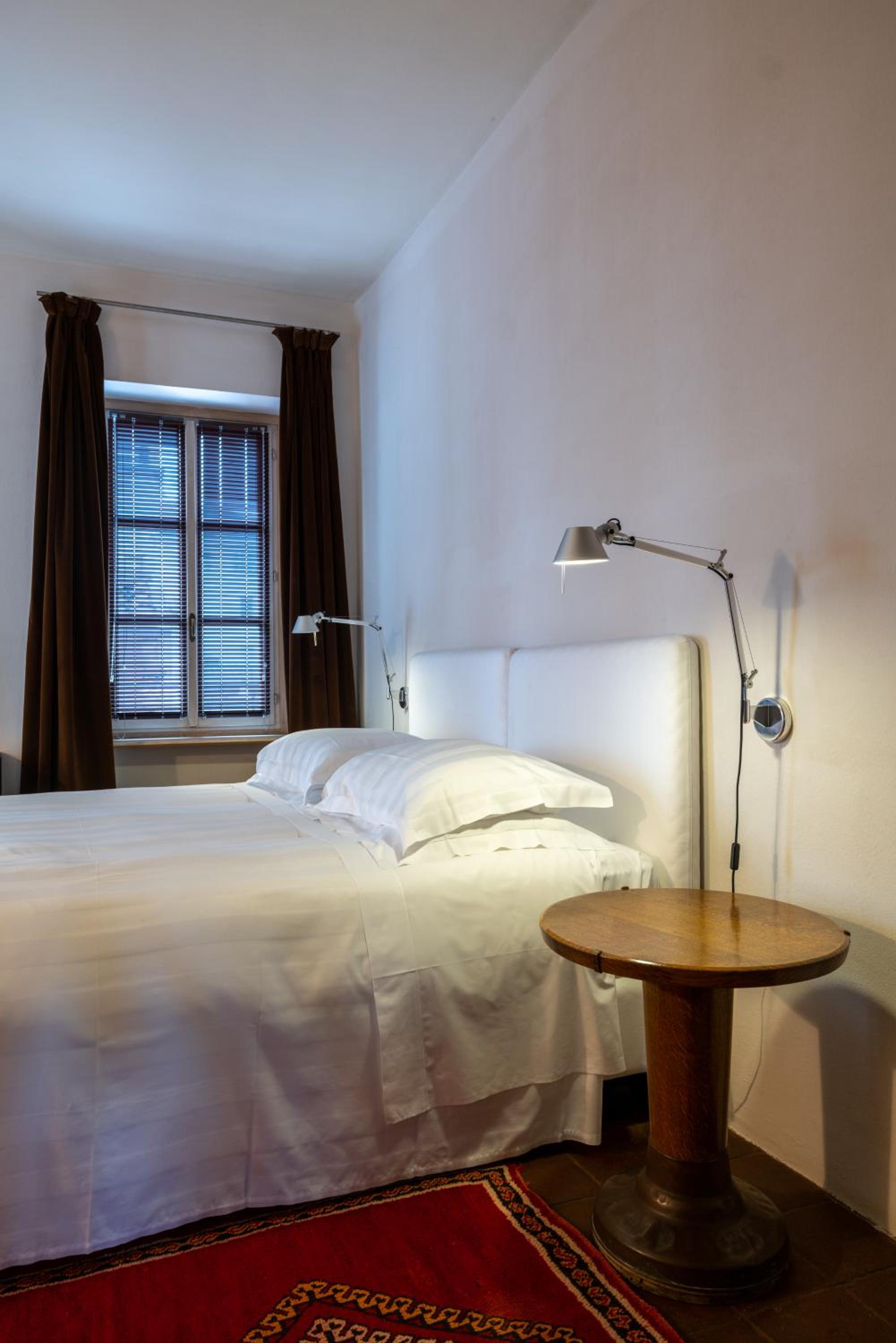 One-Bedroom Apartment - Photo 3