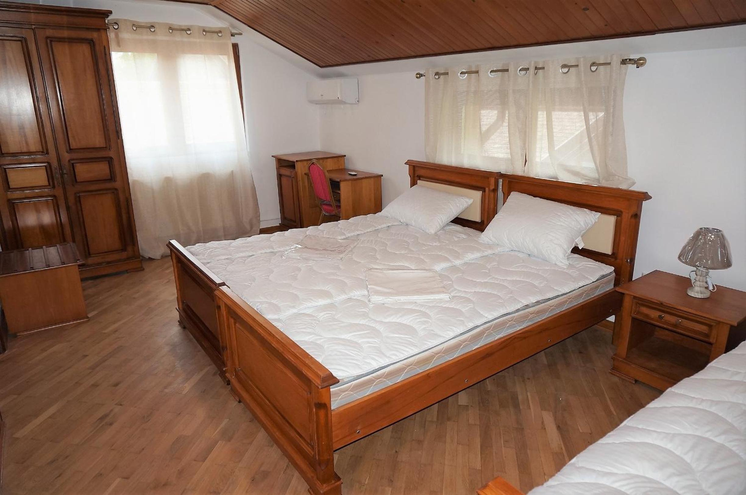Comfort Triple Room with Shower - Photo 1
