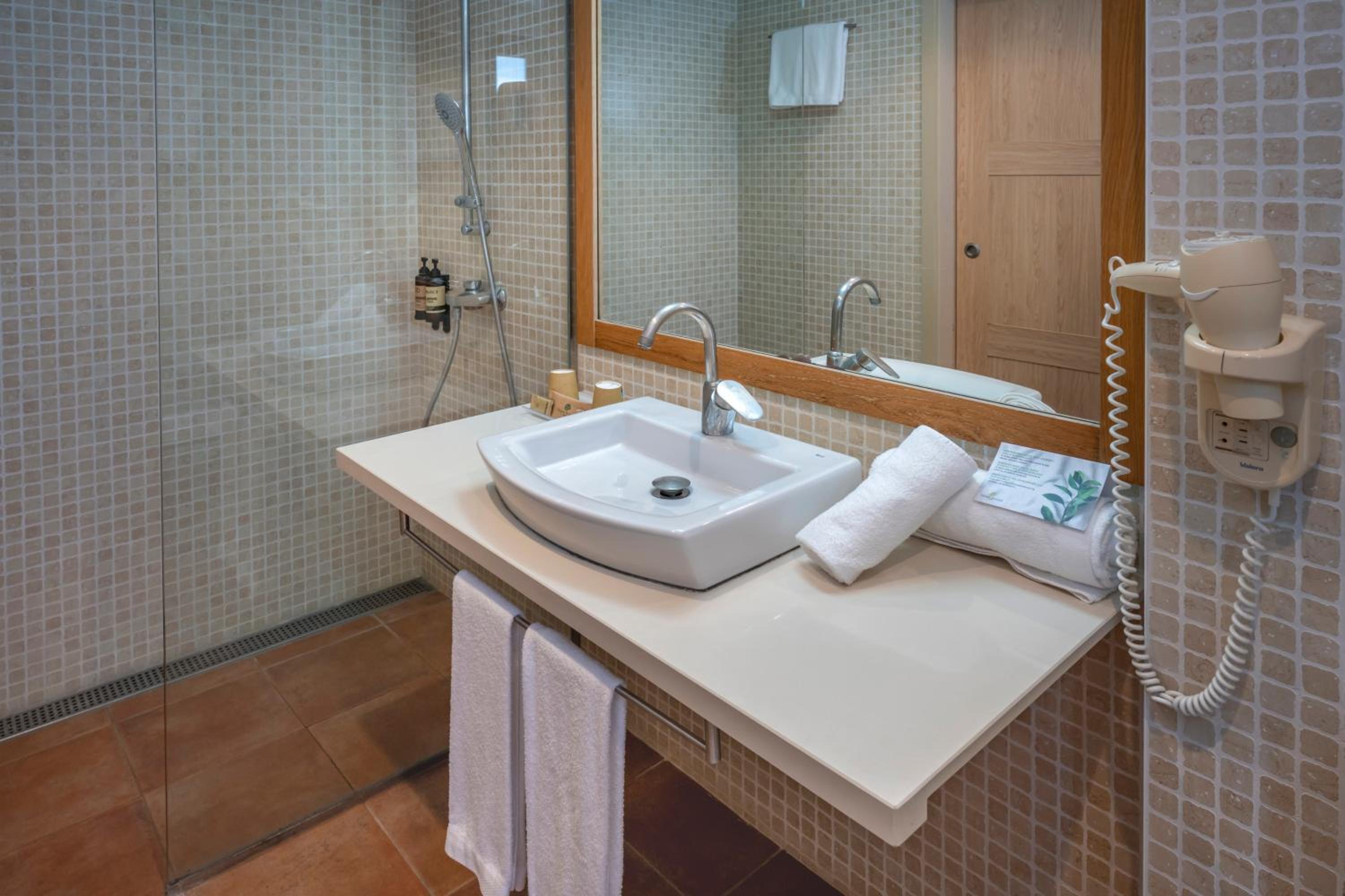 Comfort Room (2 adults) - Photo 4