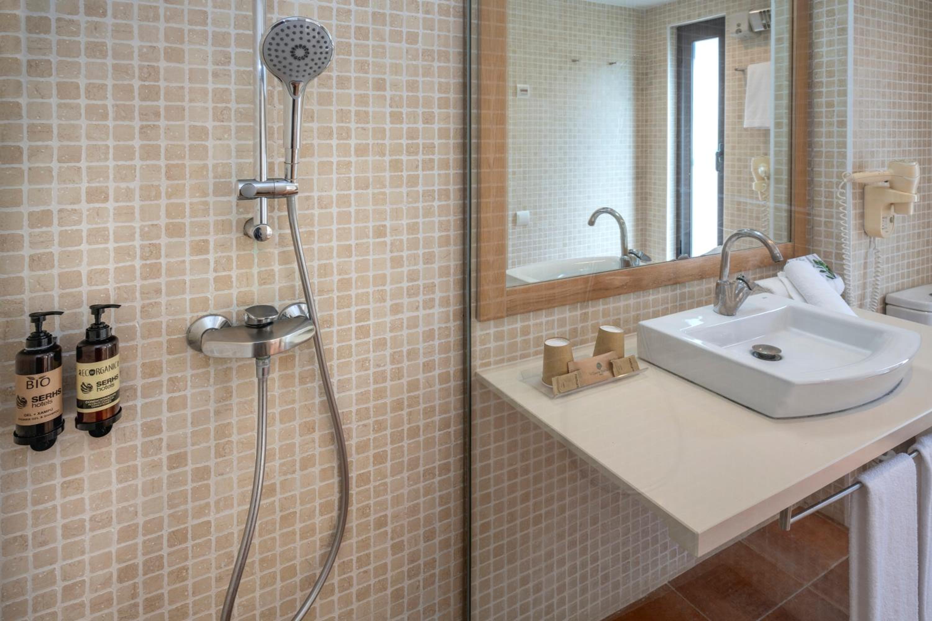 Comfort Room (2 adults) - Photo 3