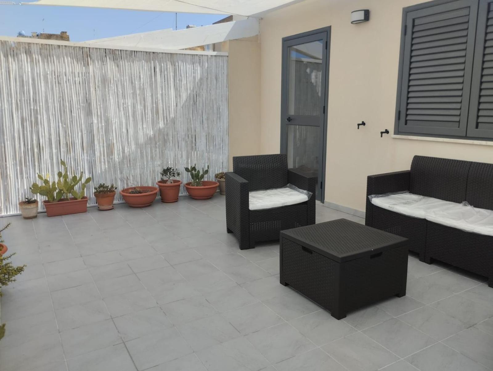 Double Room with Terrace - Photo 4