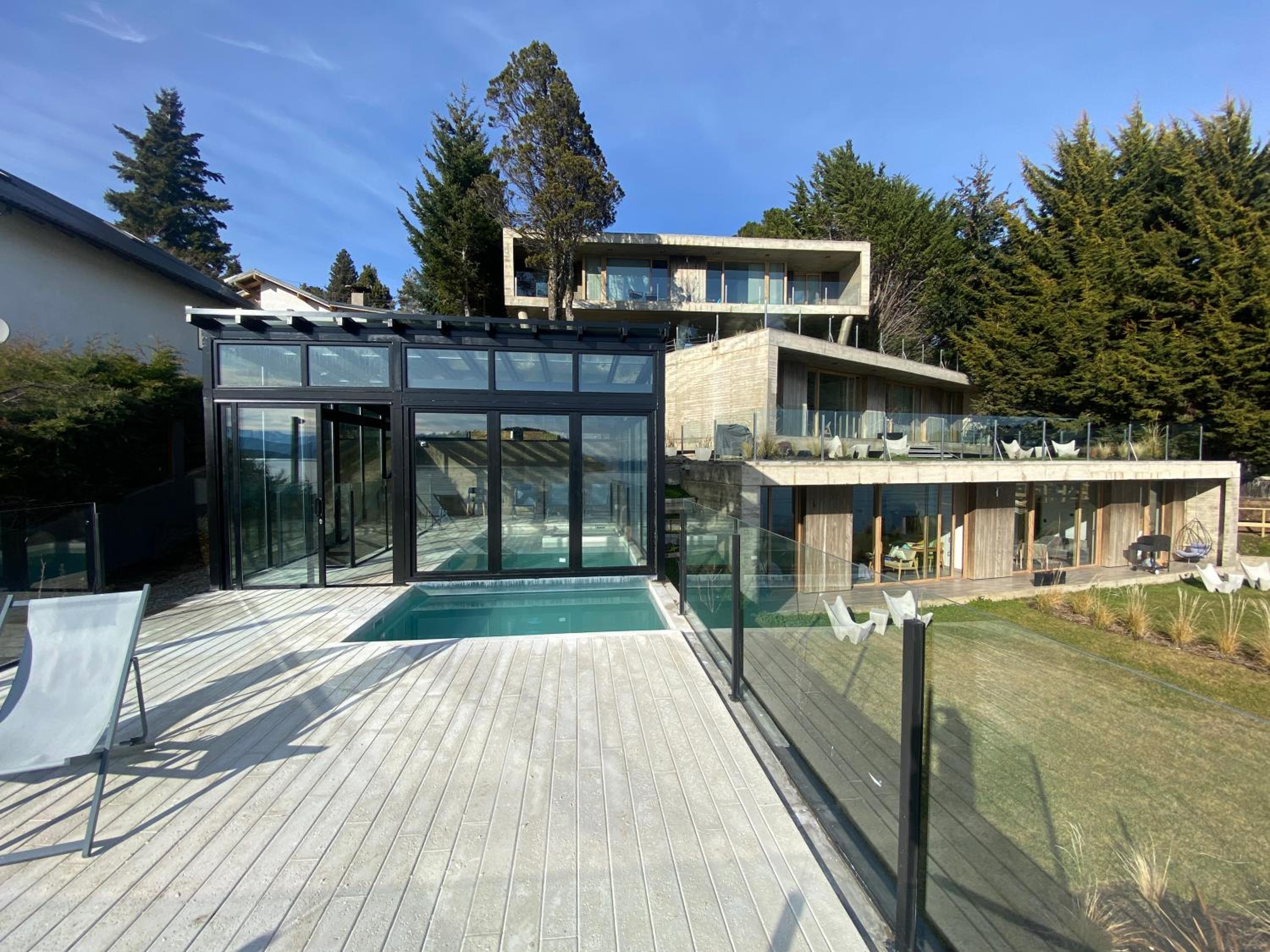 Apartment with Lake View photo 2