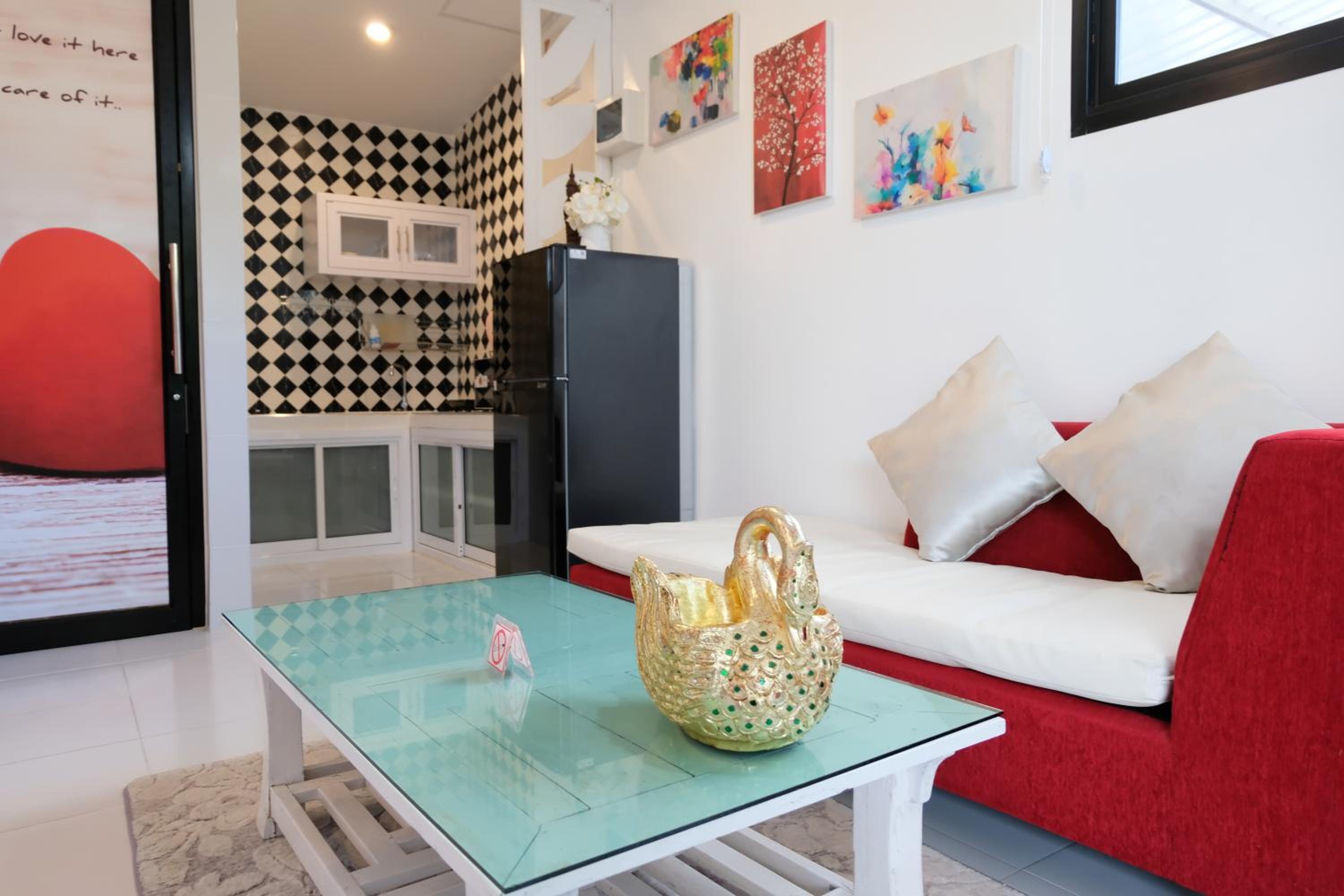 Deluxe Double Room with Balcony - Photo 17