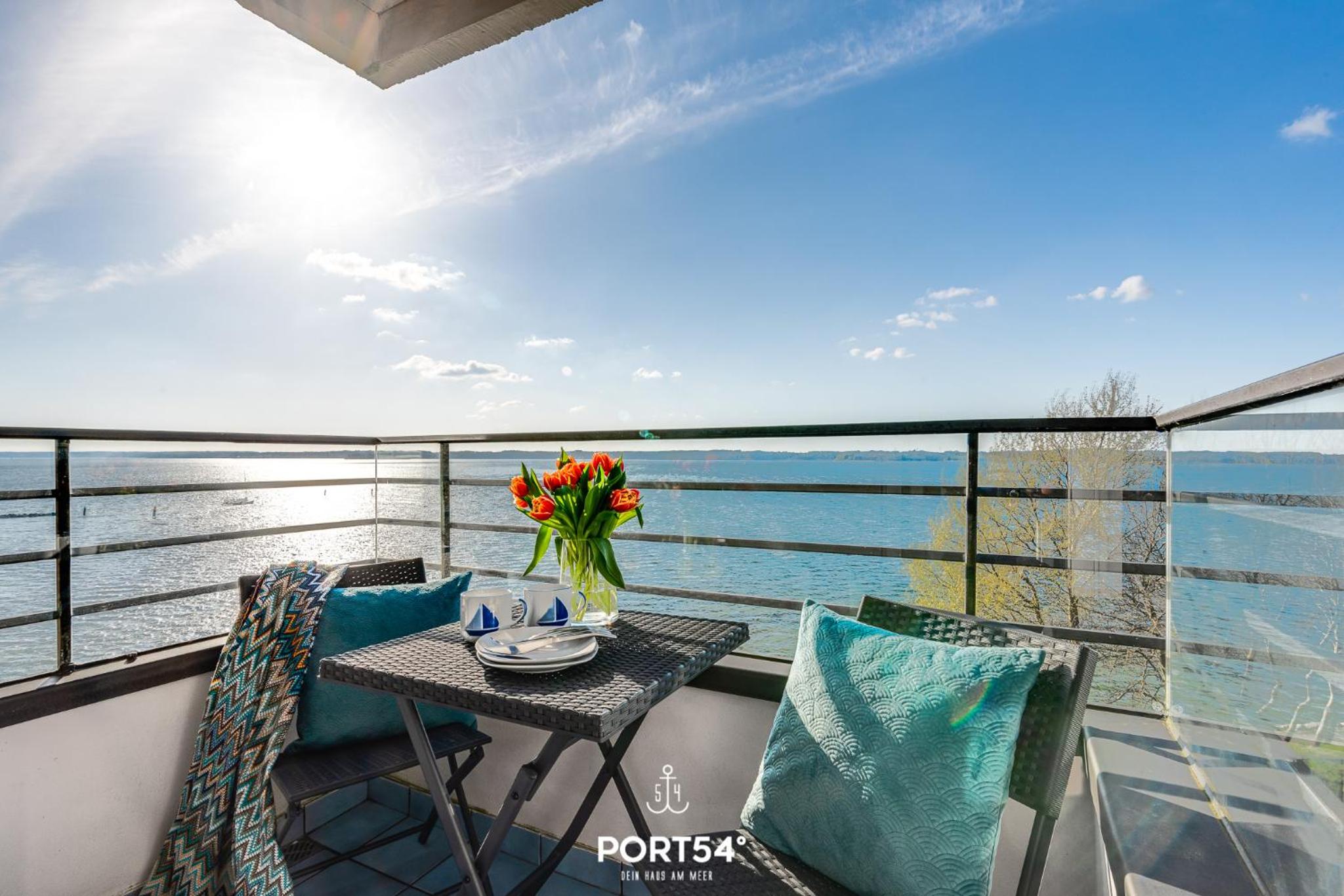 Apartment With Sea View photo 2
