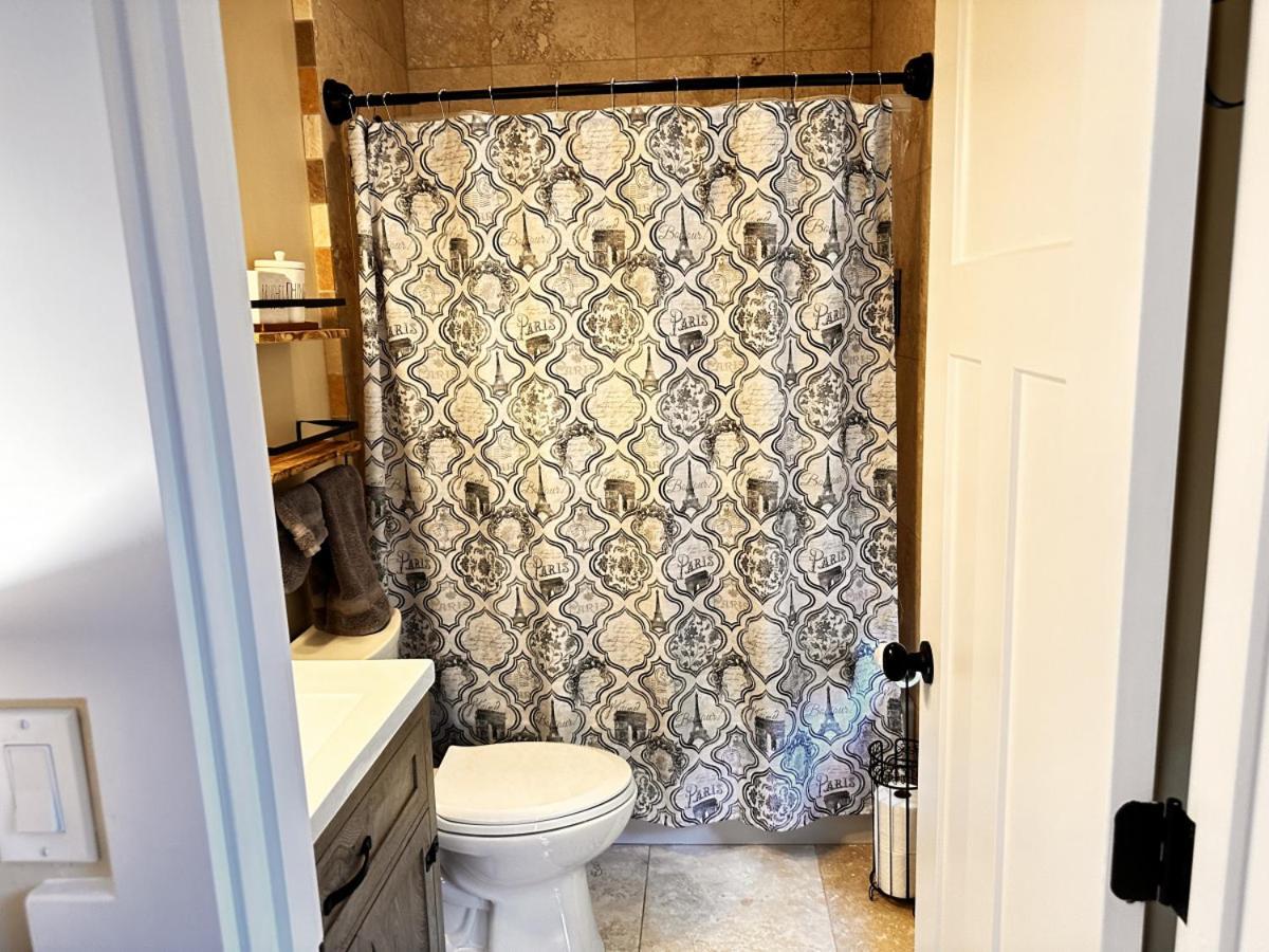 One-Bedroom House photo 2