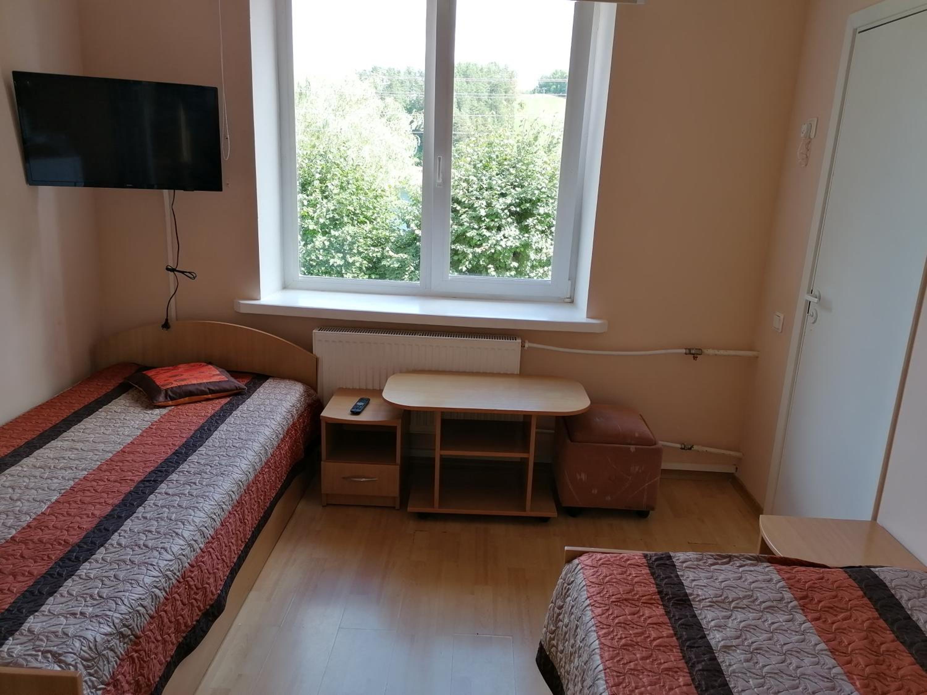 Twin Room with Lake View - Photo 1