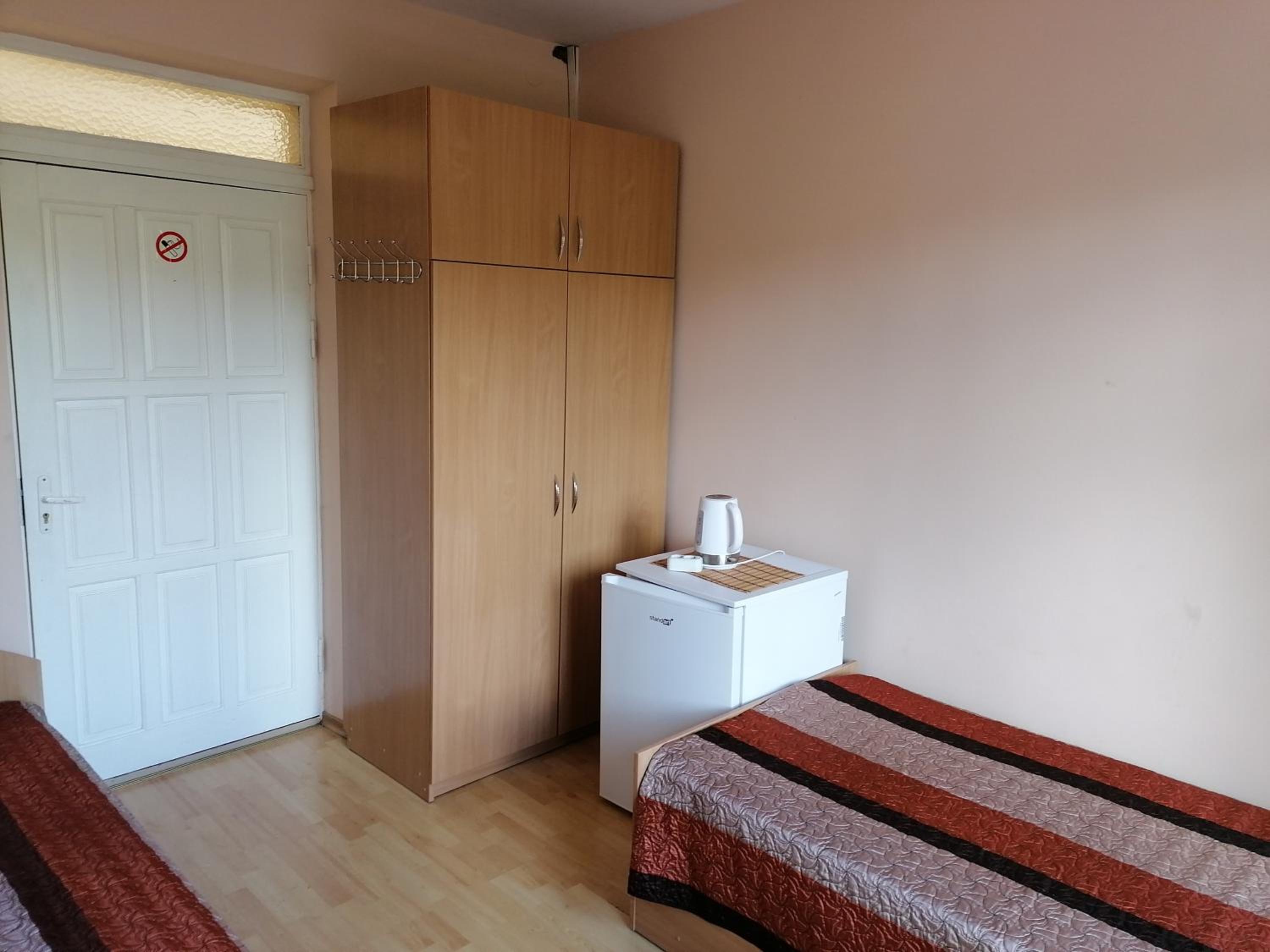 Twin Room with Lake View - Photo 2