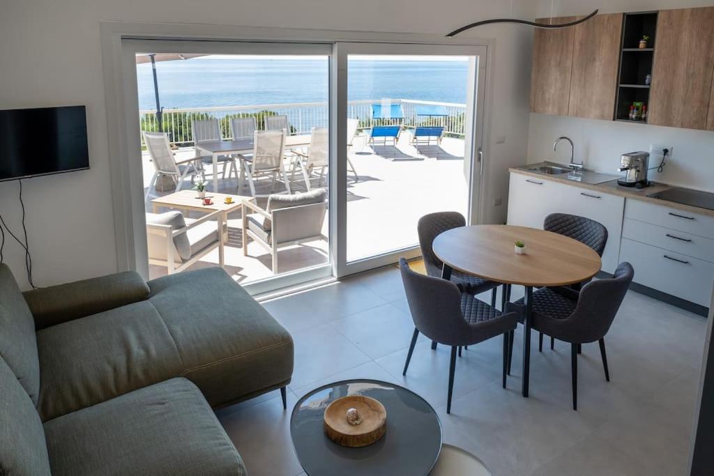 Villa with Sea View photo 3