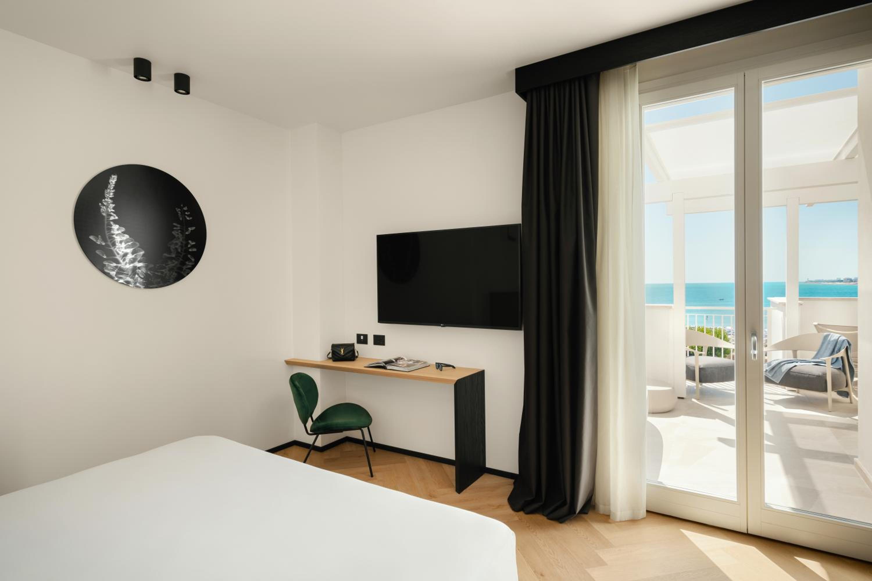 King Suite with Sea View - Photo 3