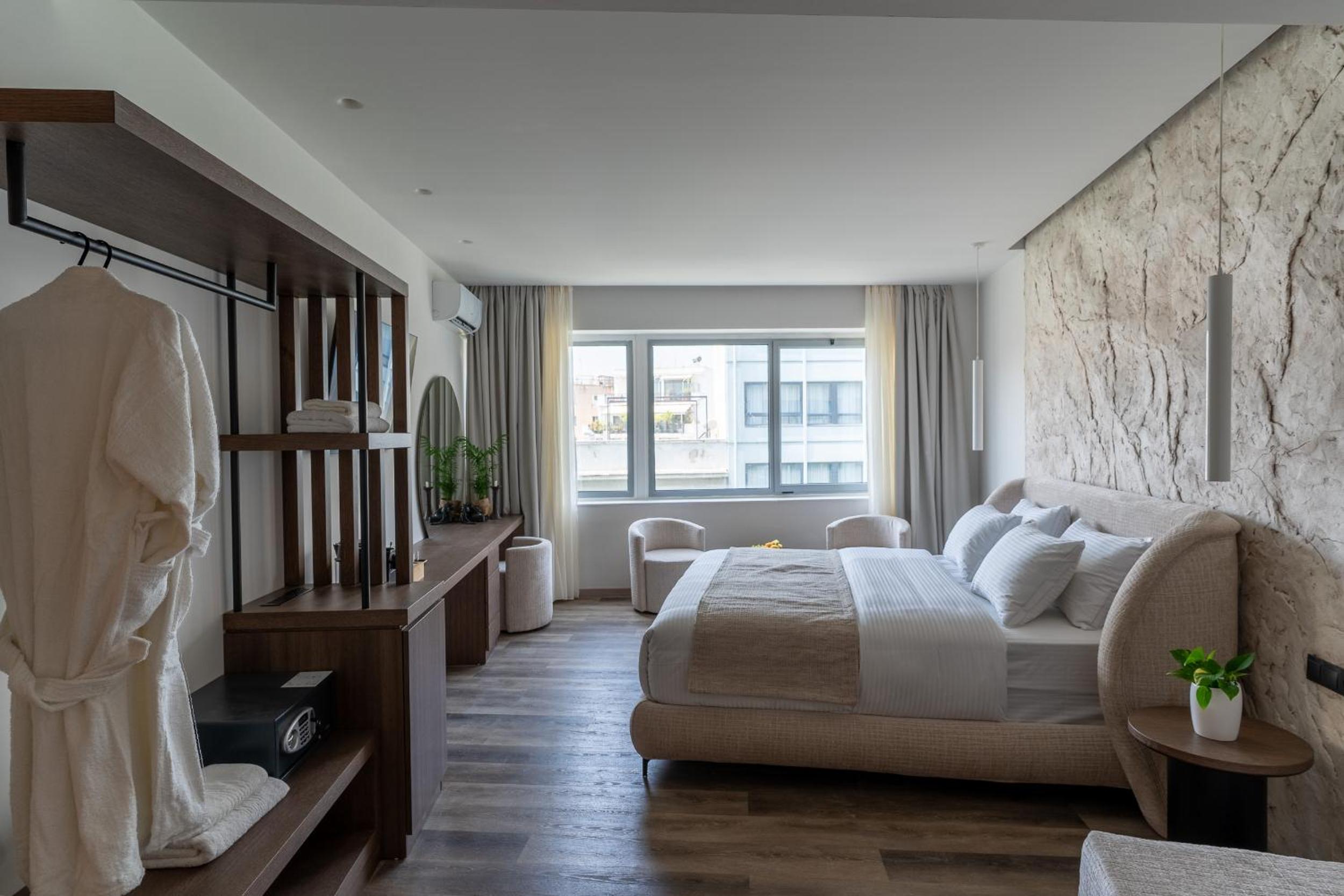 Queen Suite