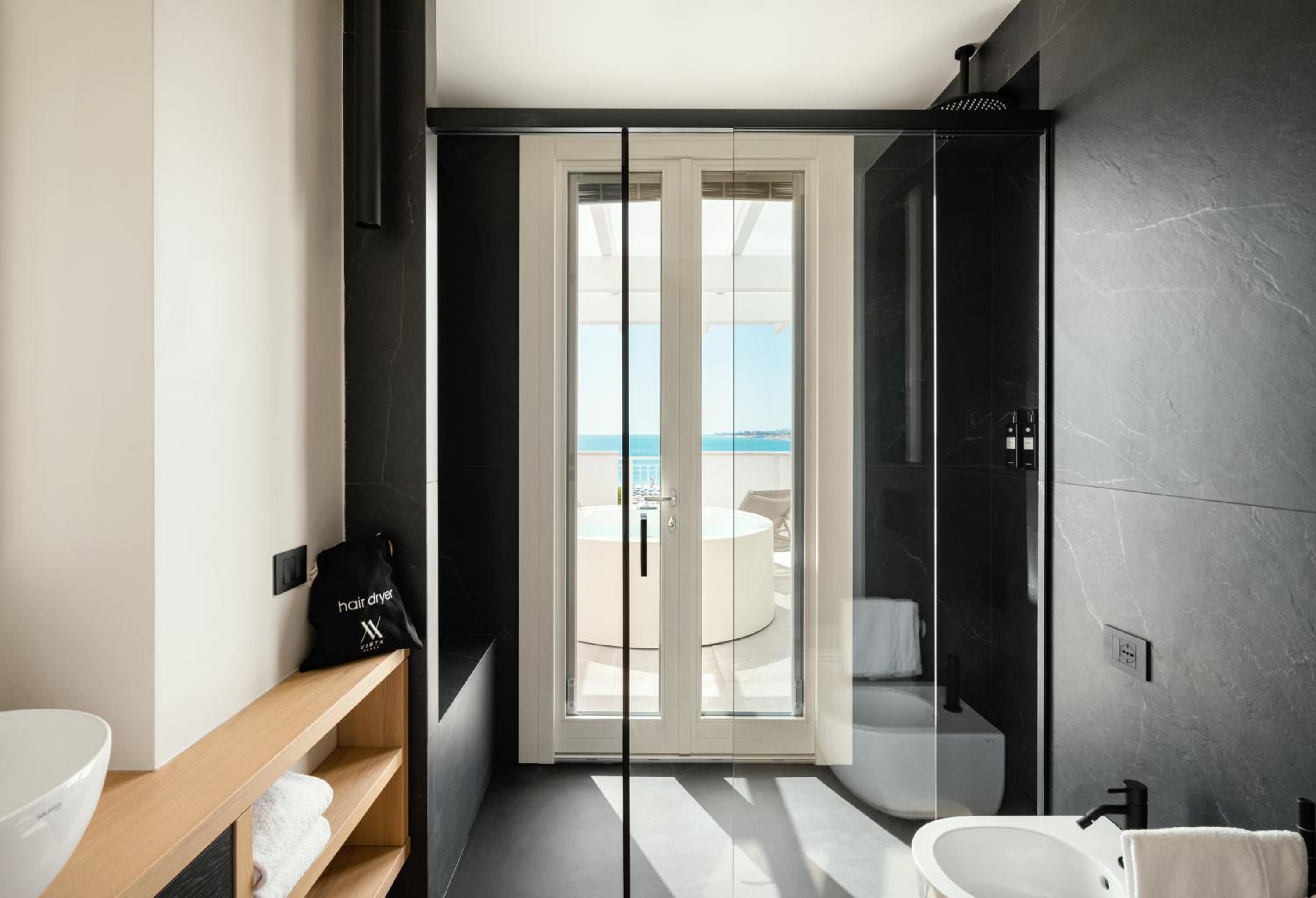 King Suite with Sea View - Photo 10