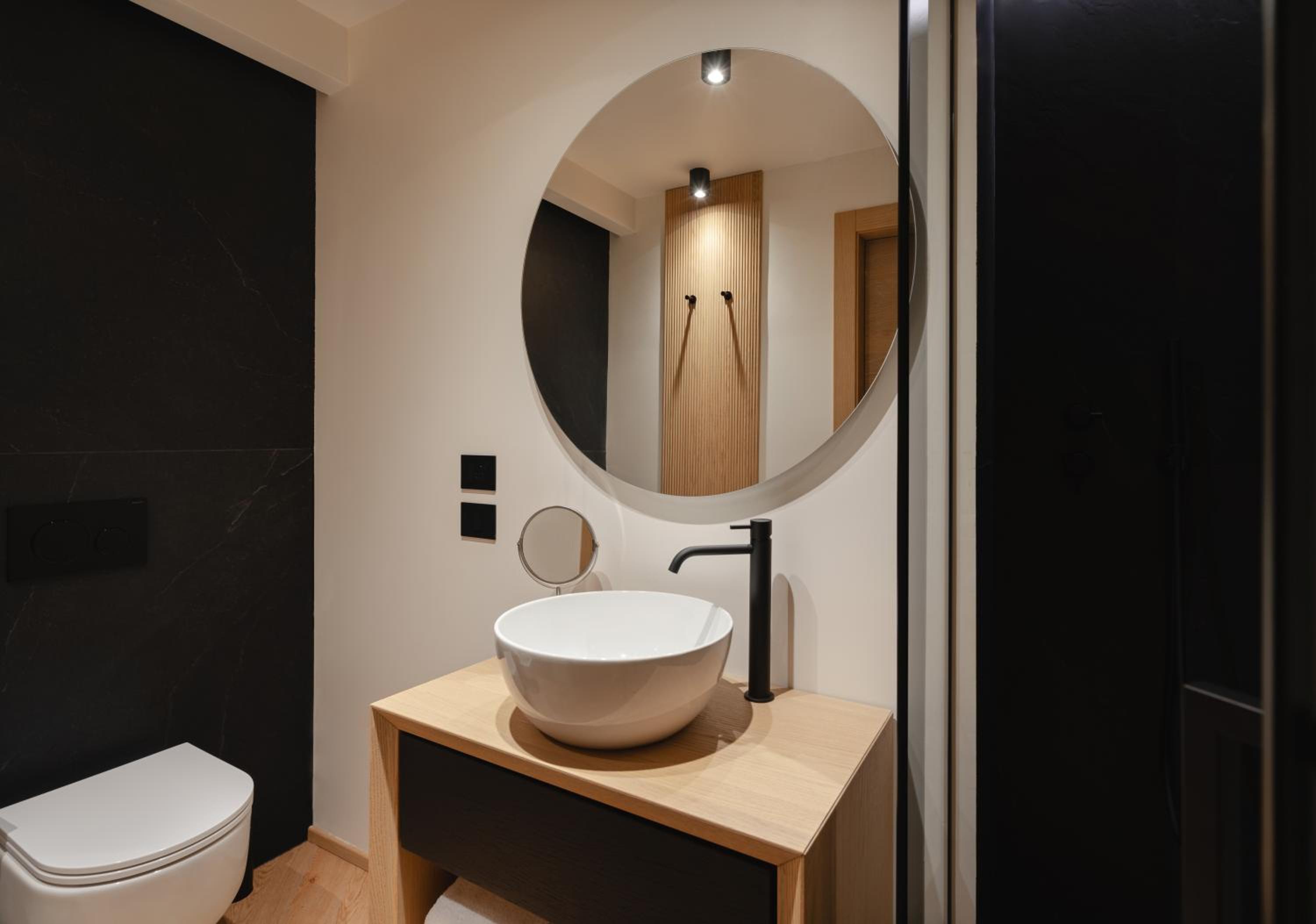 Deluxe Double Room with Balcony and Sea View - Photo 6