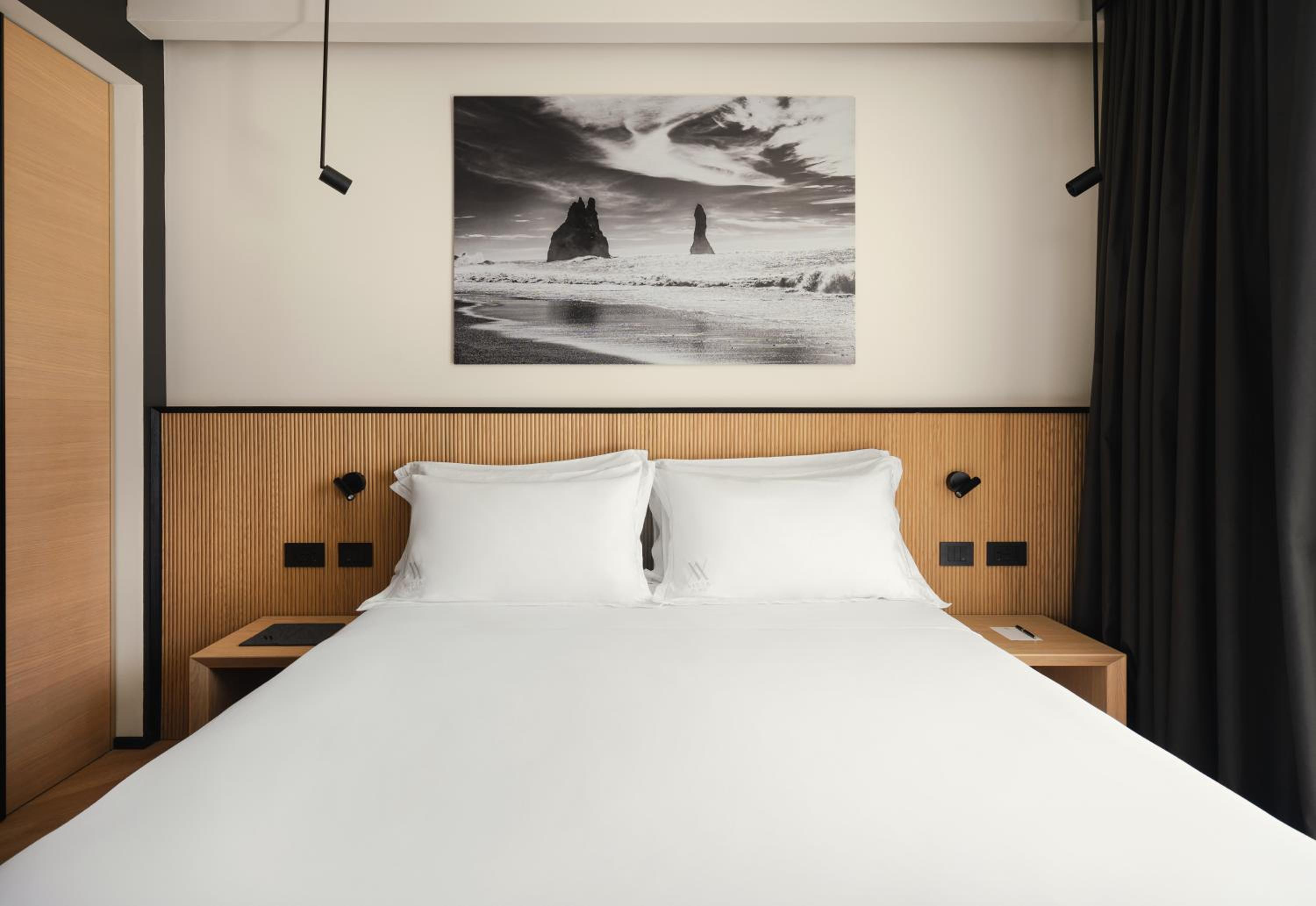 Deluxe Double Room with Balcony and Sea View - Photo 2