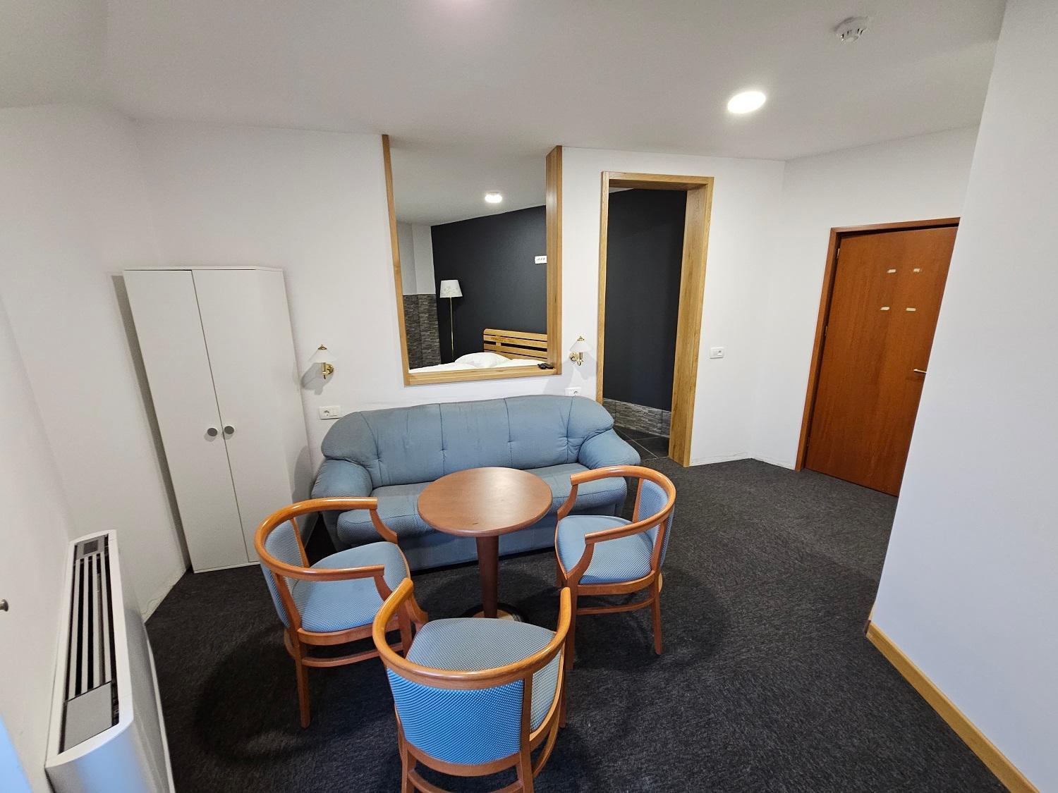 Standard Suite - Photo 1