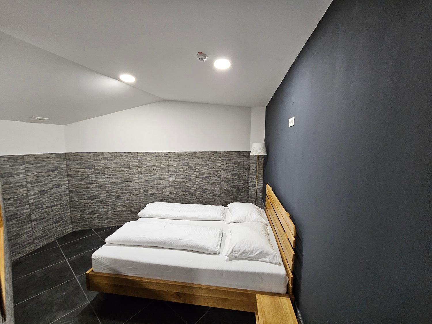 Standard Suite - Photo 2