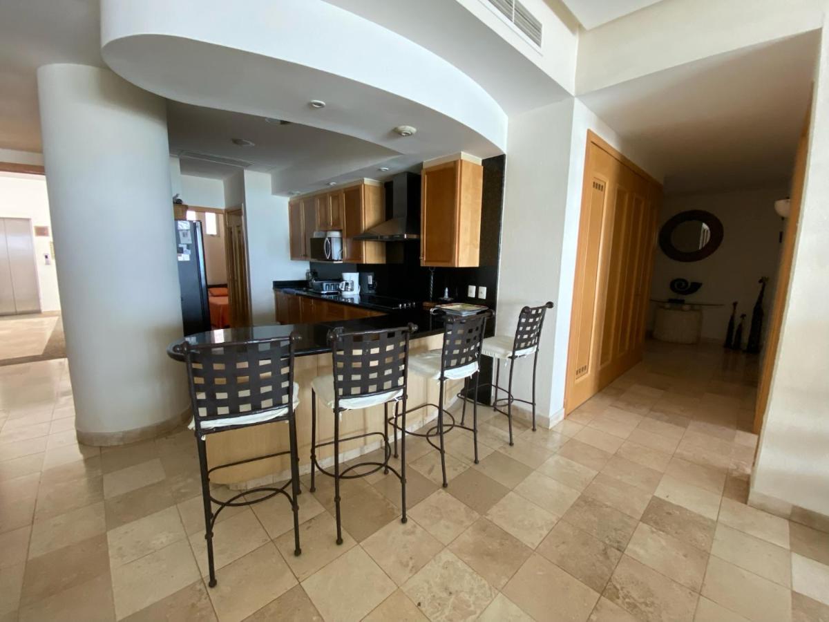 Three-Bedroom Apartment photo 2
