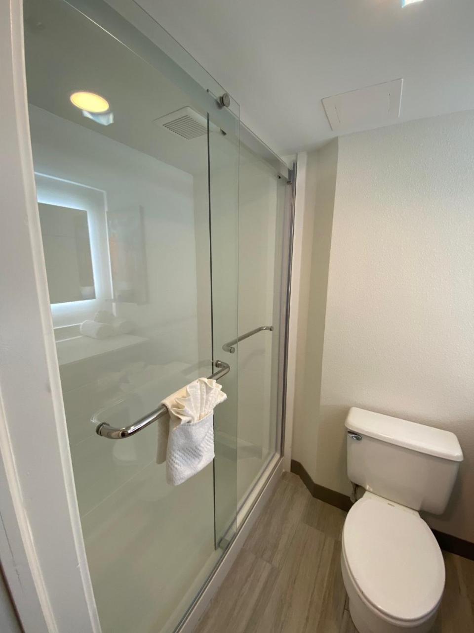 Efficiency Suite with Two Doubles - Non Smoking photo 3