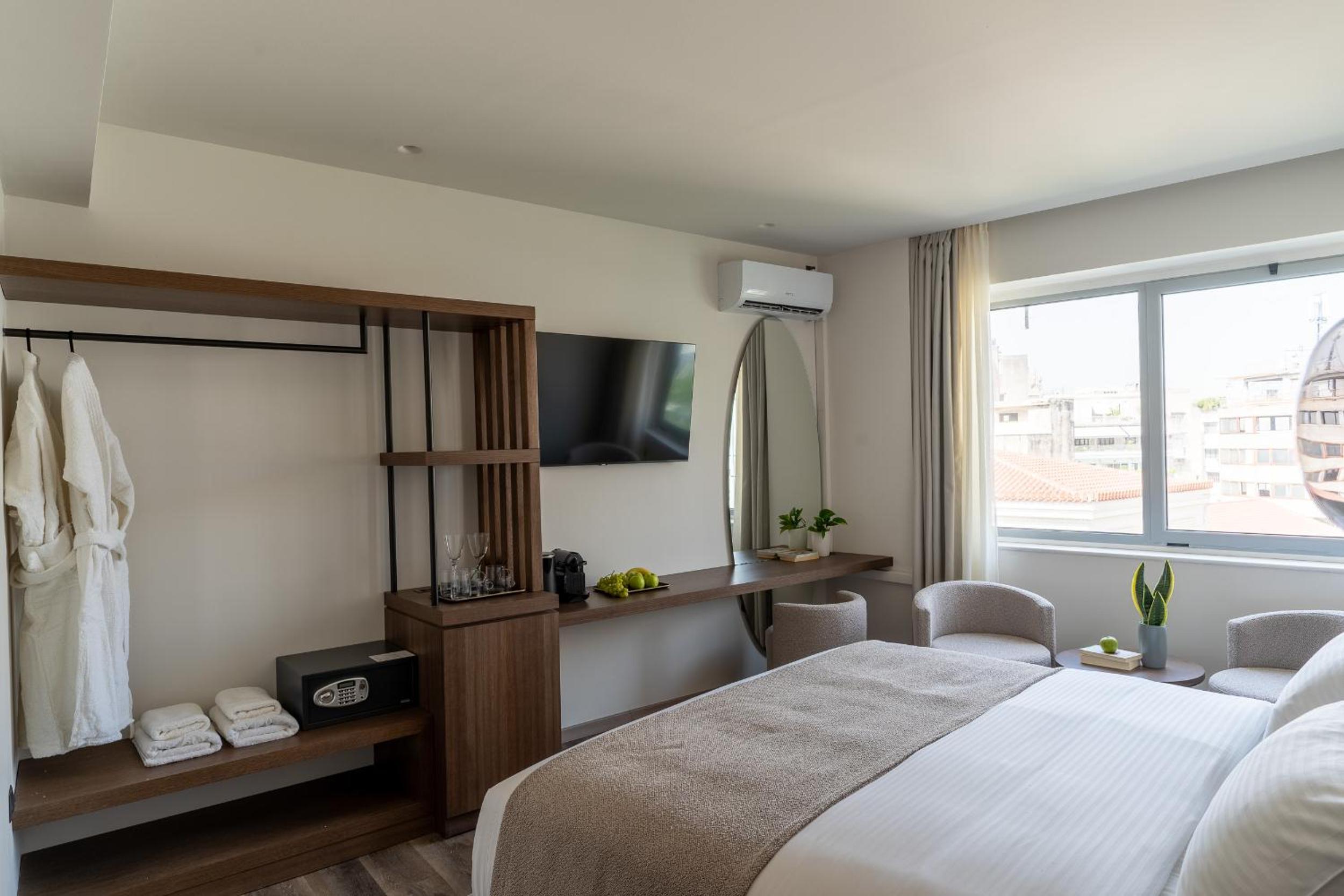 Deluxe Suite
