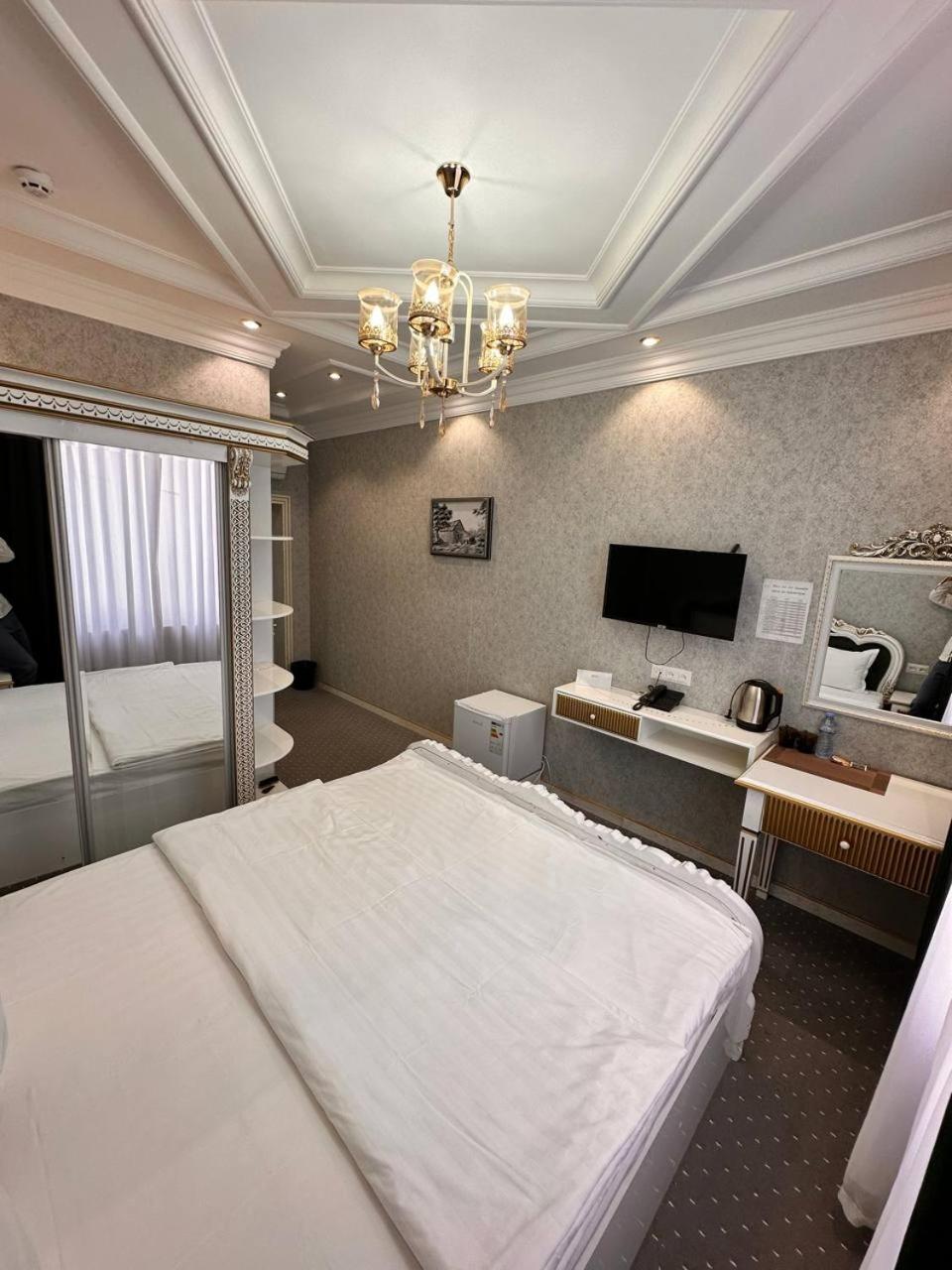 Double Room with Private Bathroom photo 1