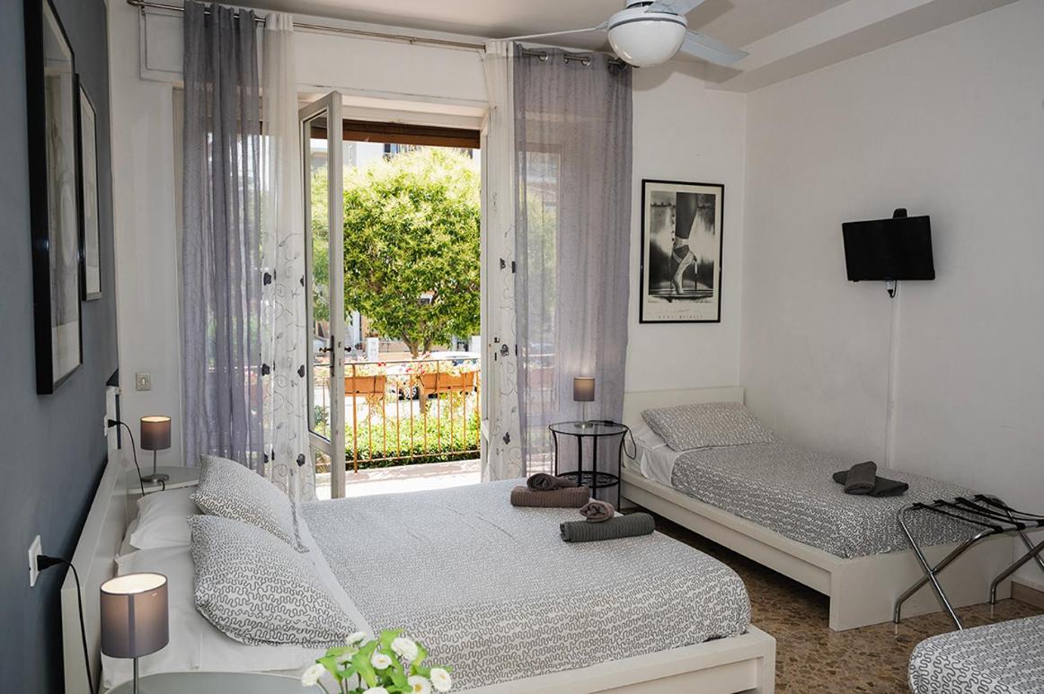 Quadruple Room with Private Bathroom photo 1