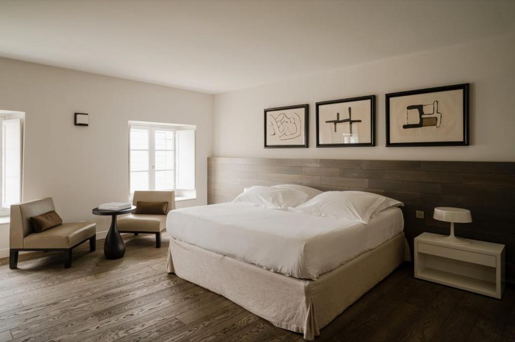 Deluxe Suite - Photo 8
