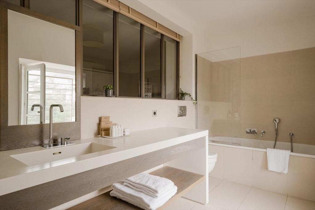 Deluxe Suite - Photo 2