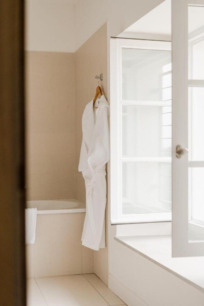 Deluxe Suite - Photo 9