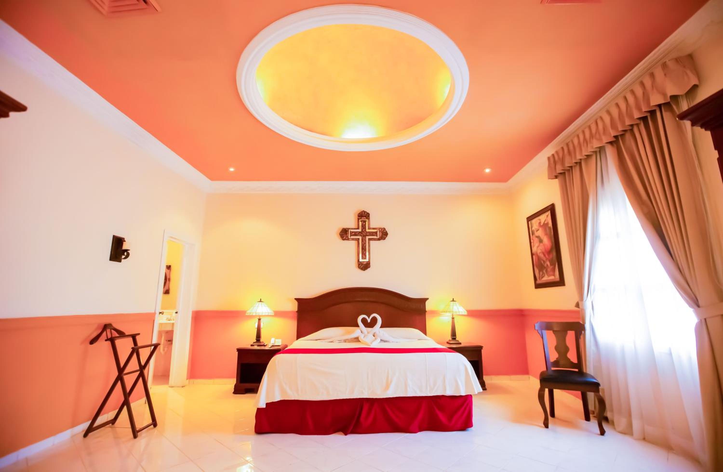 Master Suite with One King Bed & Spa Bath - Garden View - Photo 4