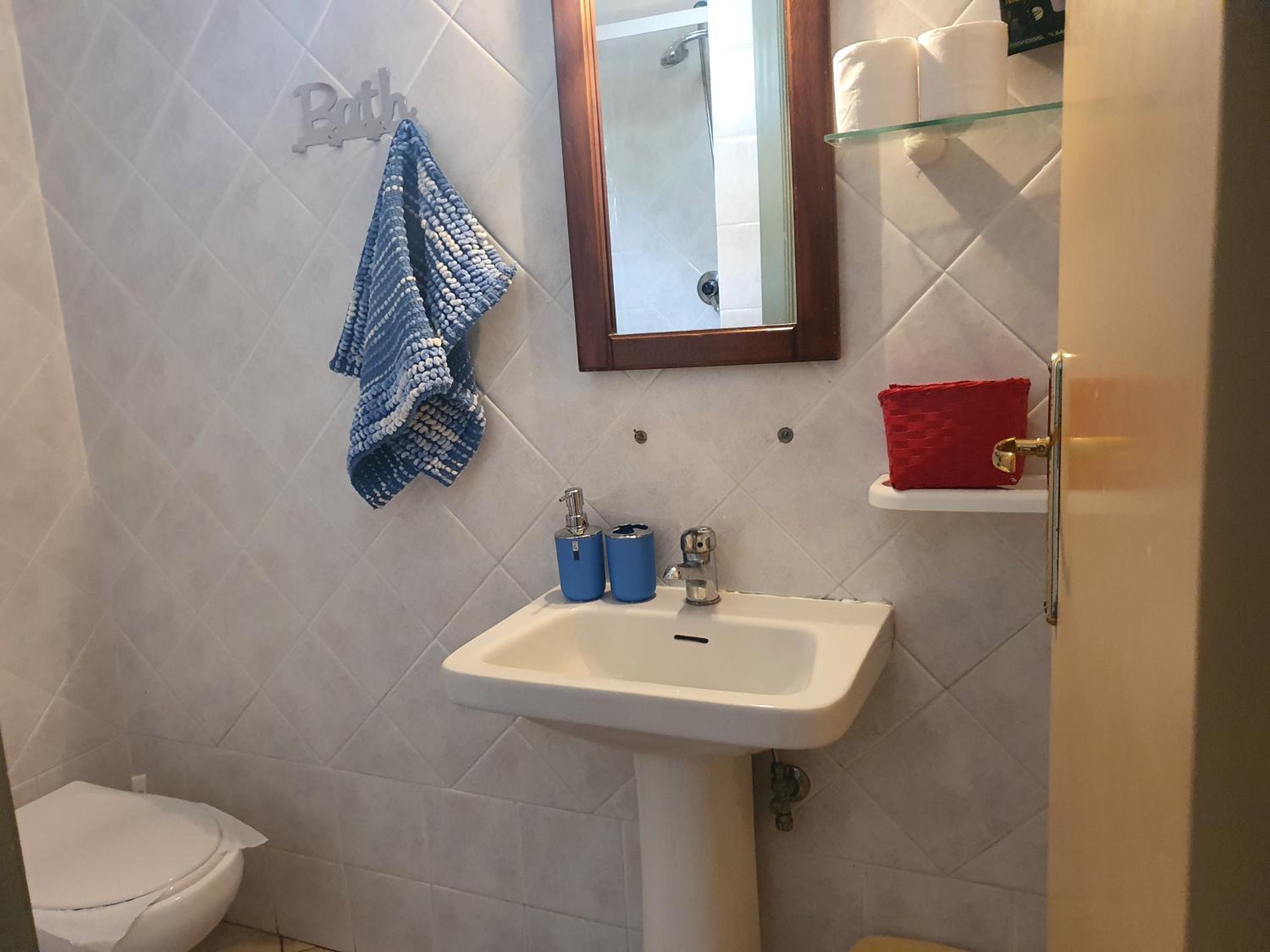 Triple Room with Private Bathroom photo 2