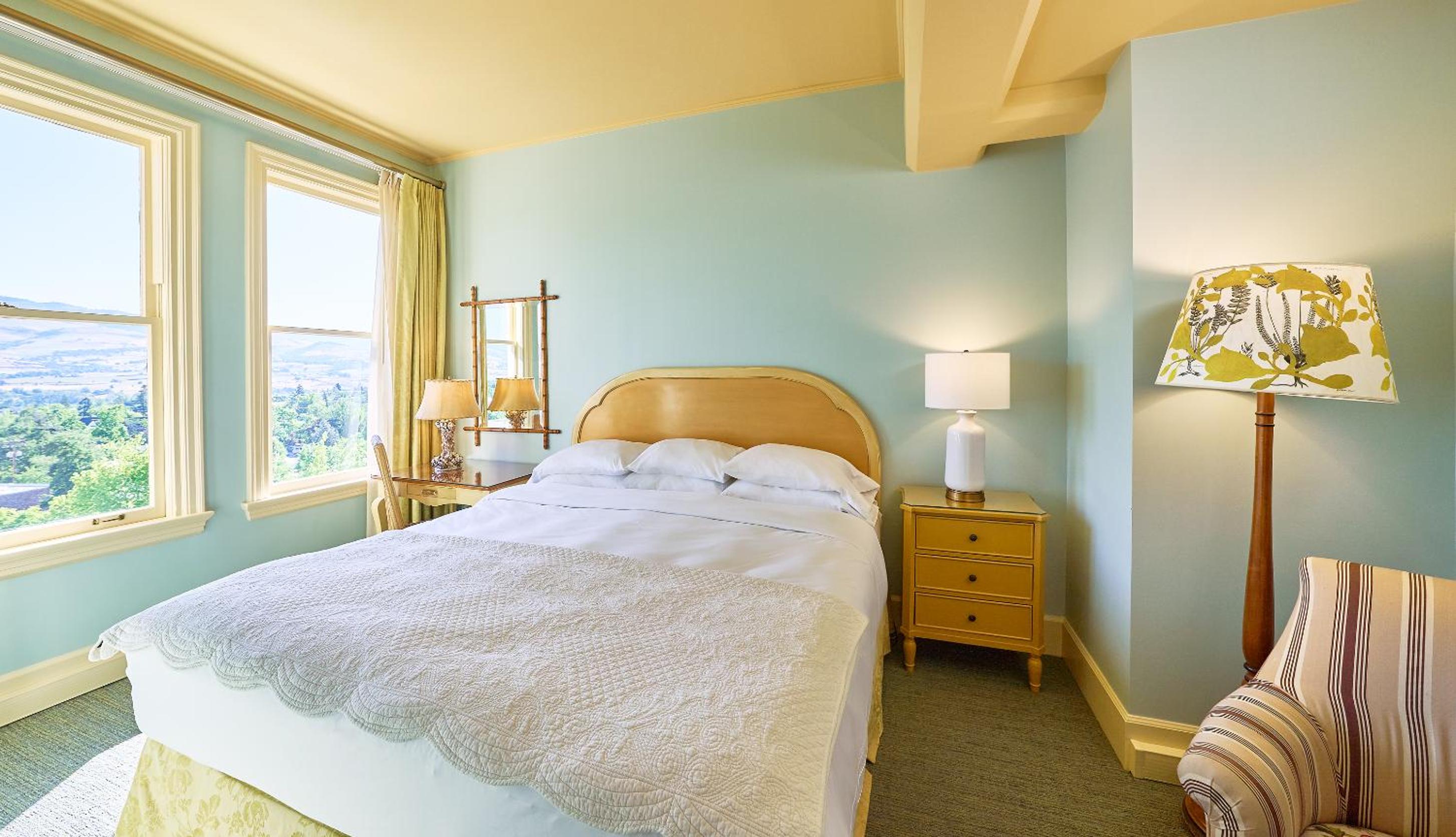 Traditional King Room - Photo 2