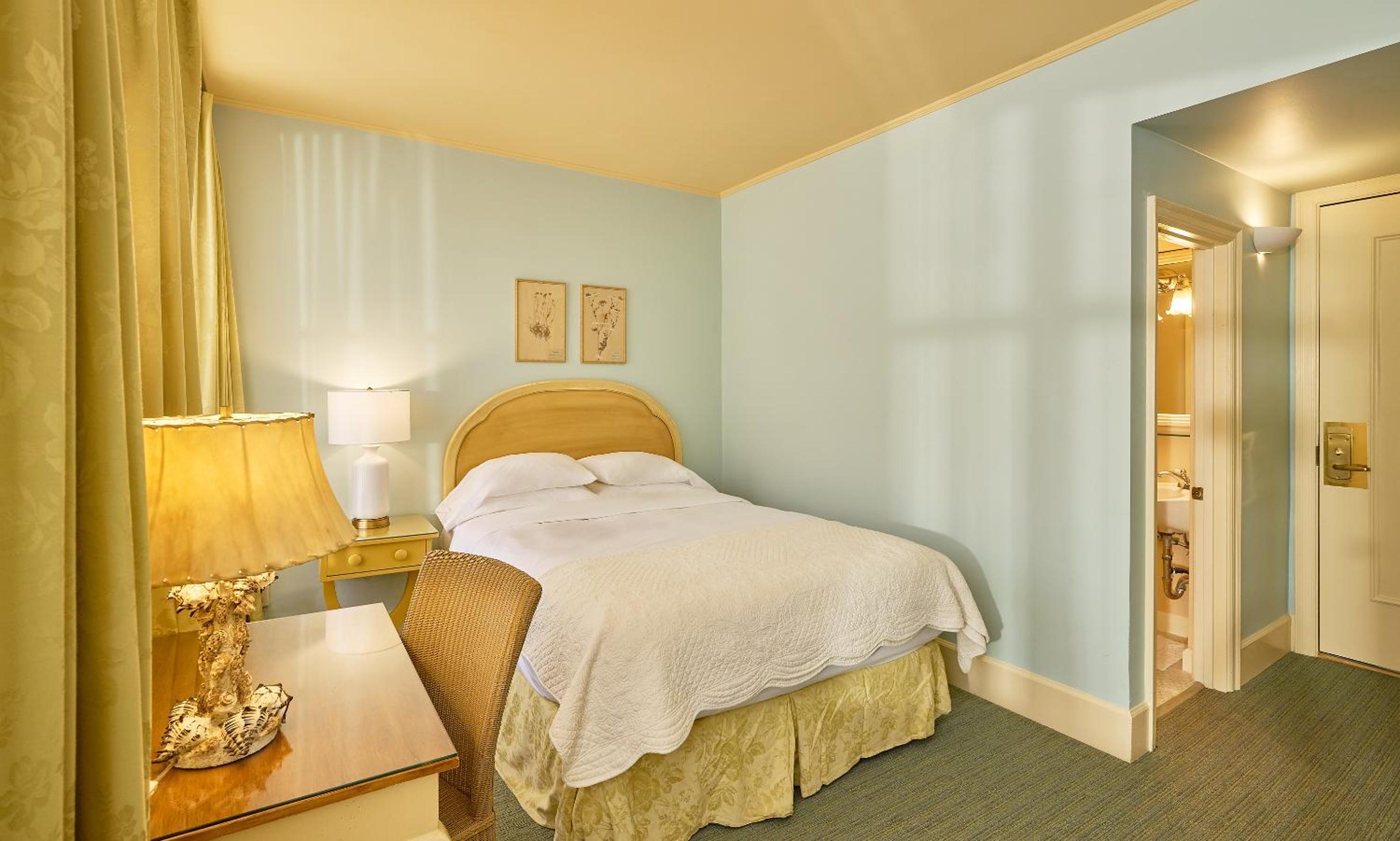 Queen Room - Photo 4