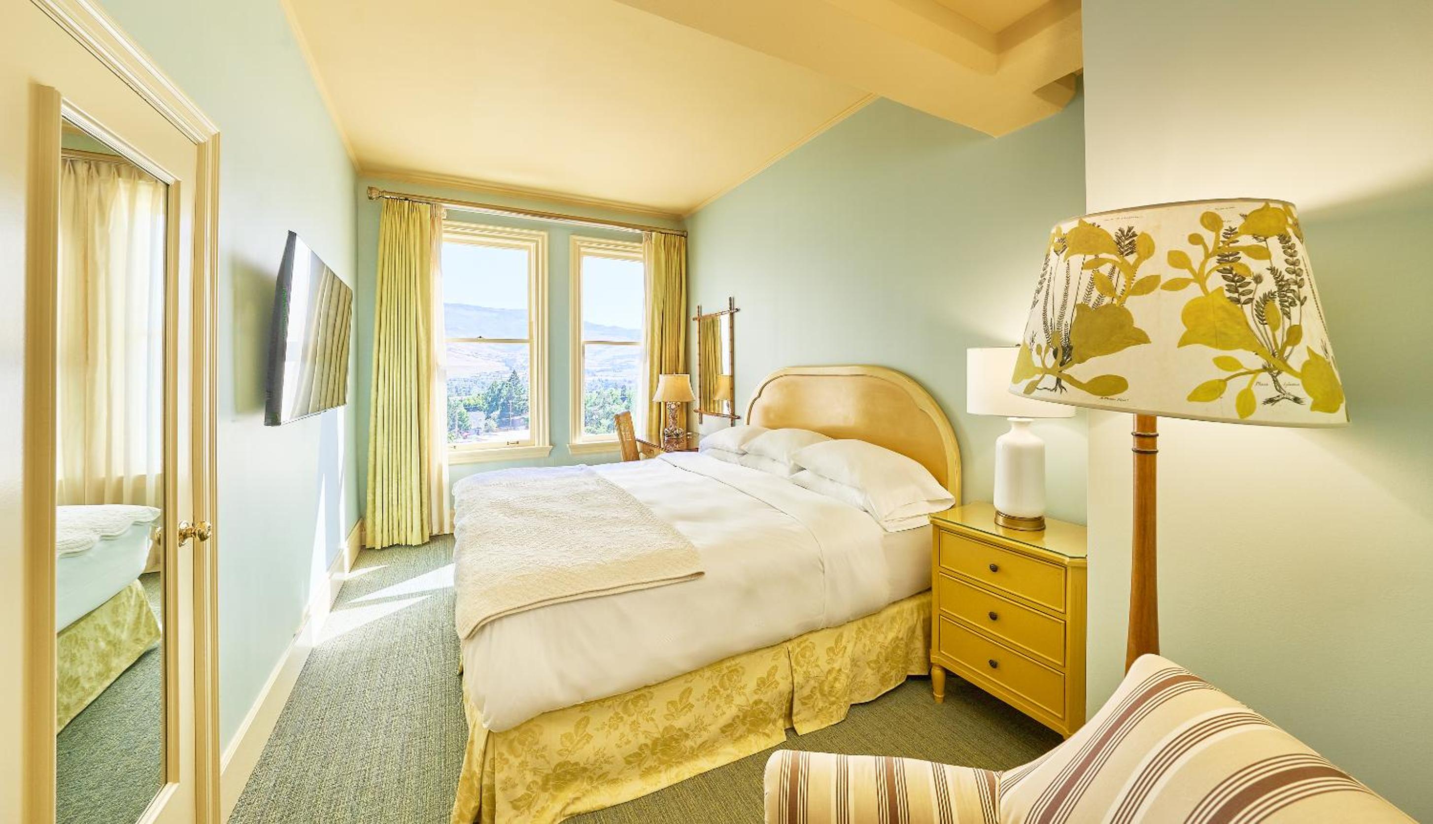 Traditional King Room - Photo 1