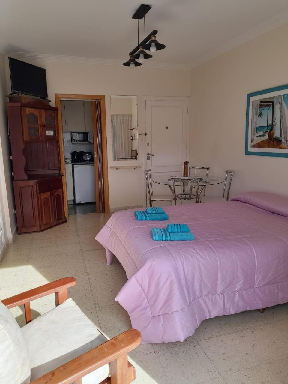Studio Apartment photo 3