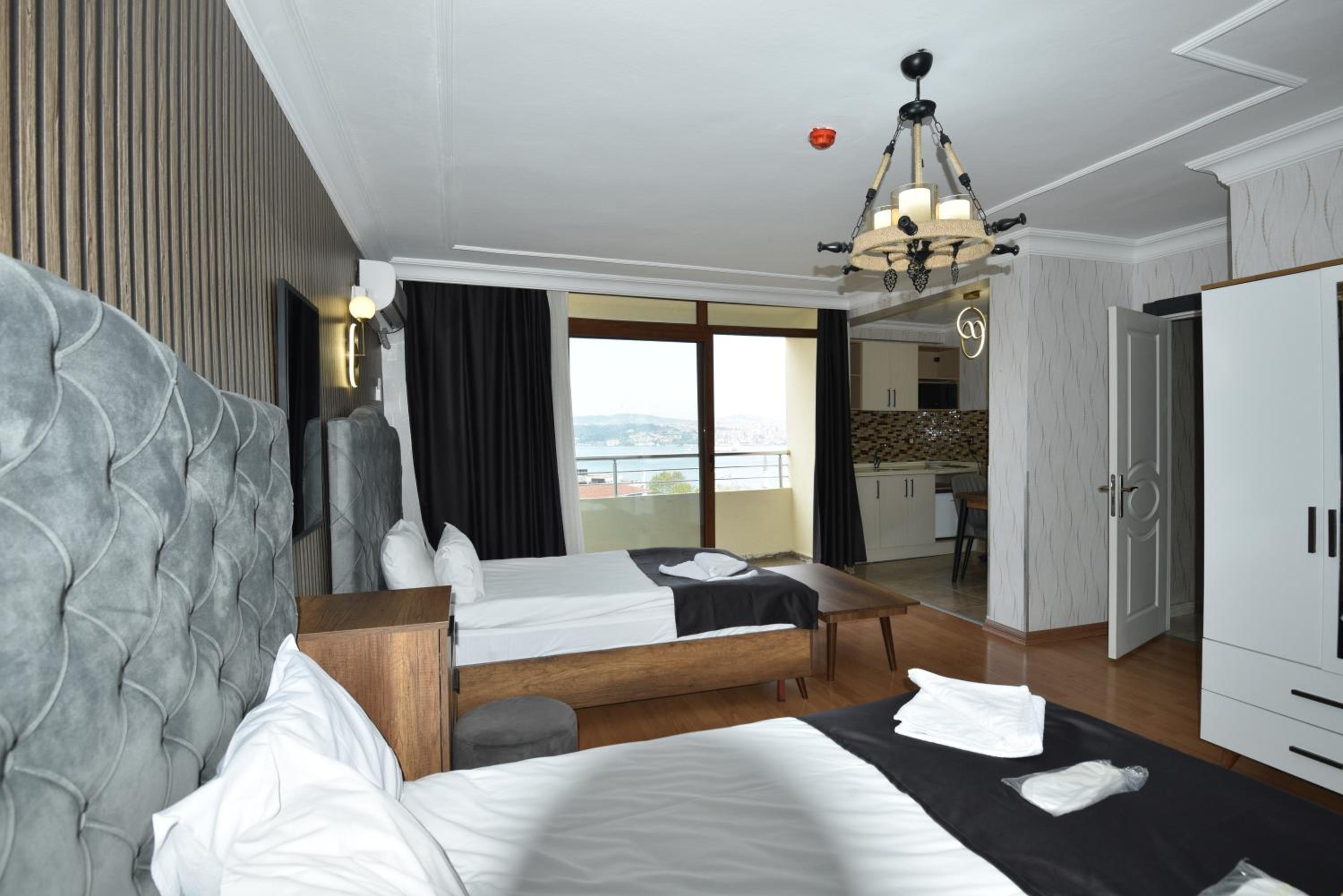 Deluxe Double Room With Balcony And Sea View photo 3